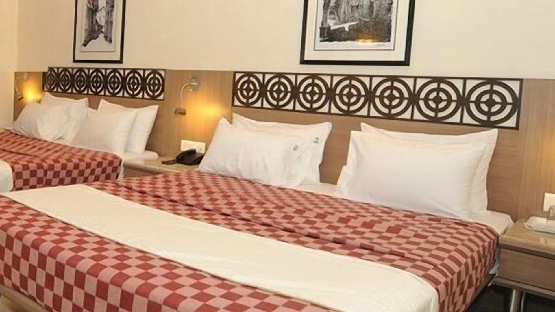 Unicontinental Hotel 2*