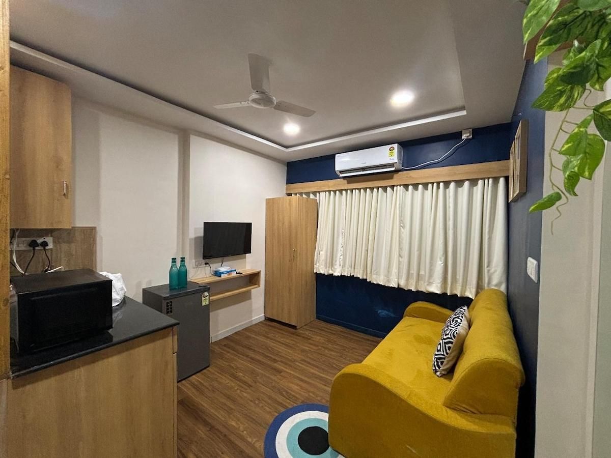 Sea-front 1-bhk At Carterroad
