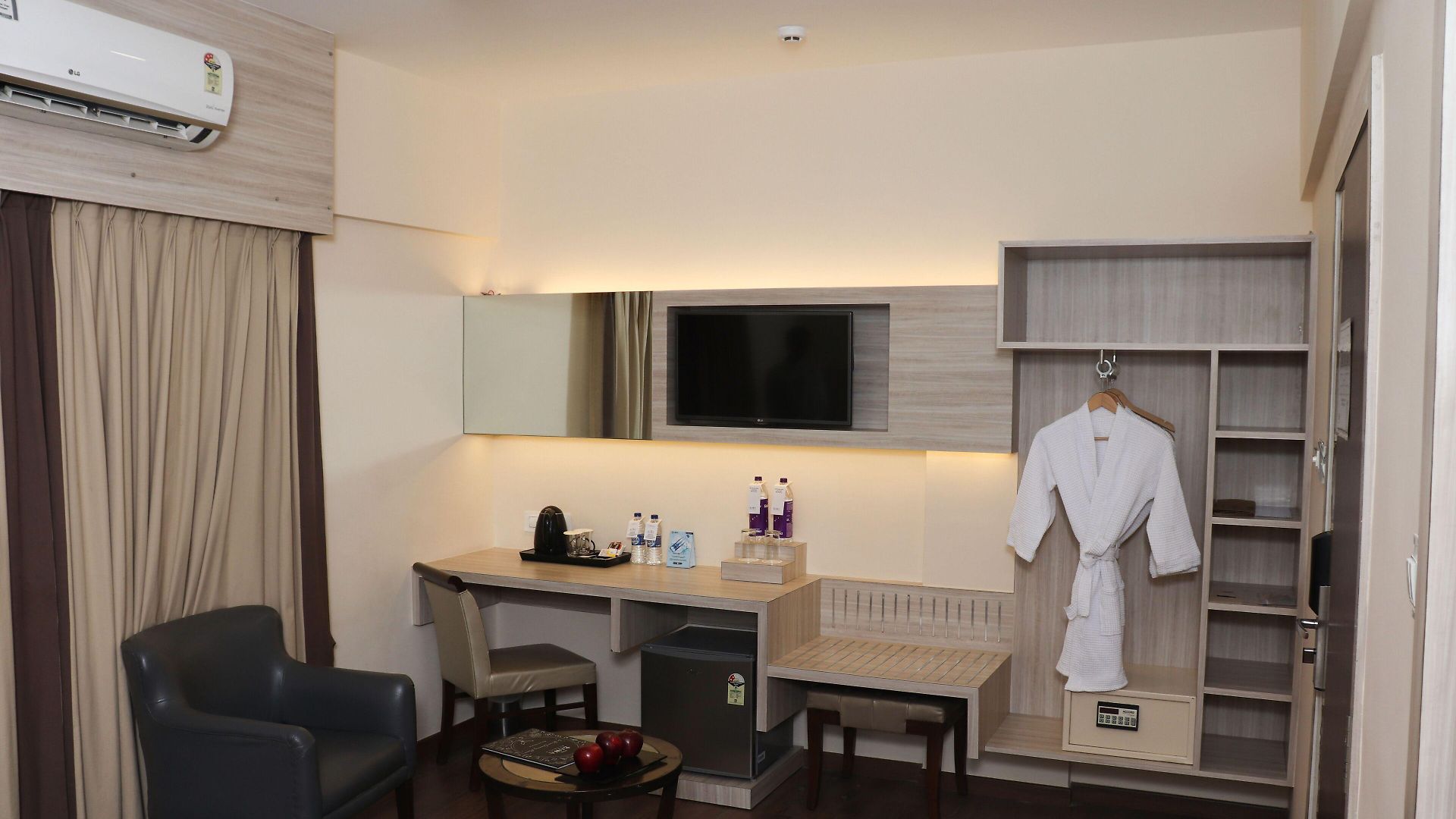 Hotel Bawa Regency