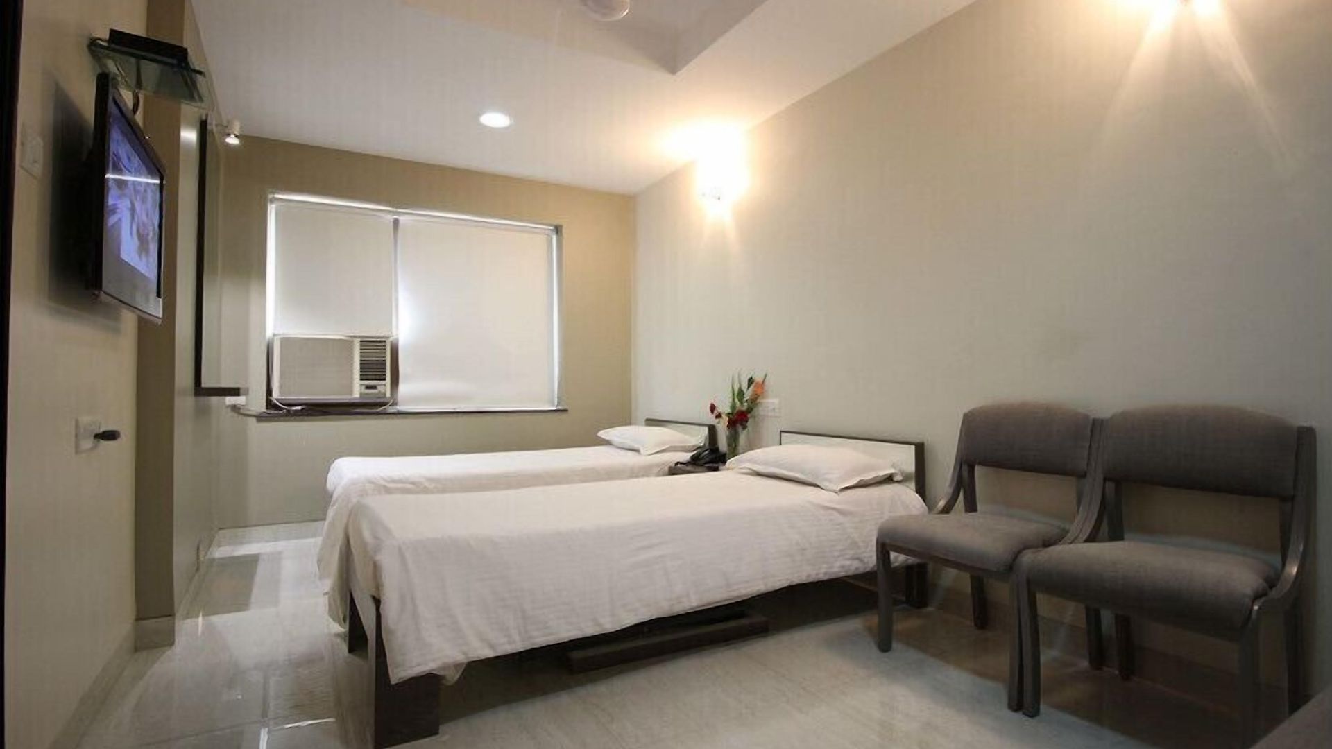 Airlines International Hotel 2*