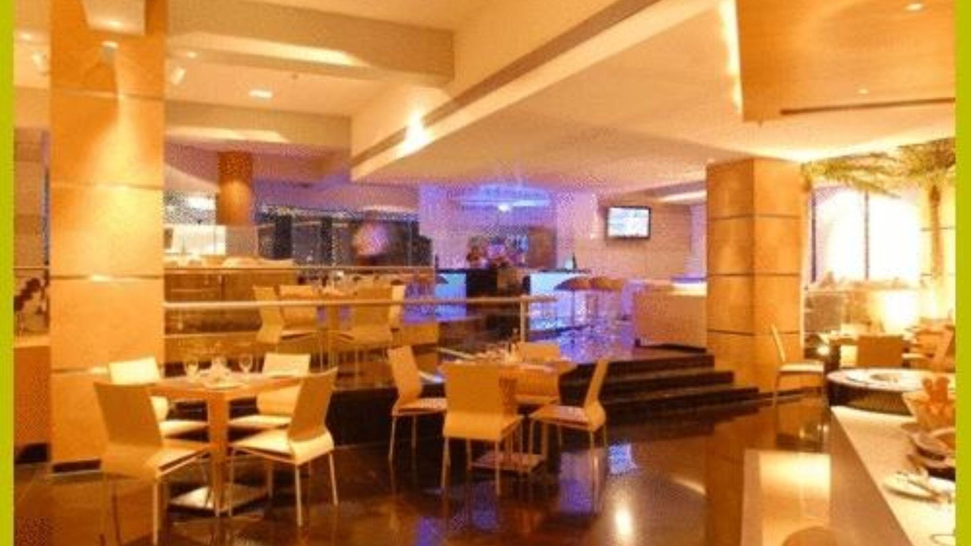 Hotel Peninsula Grand