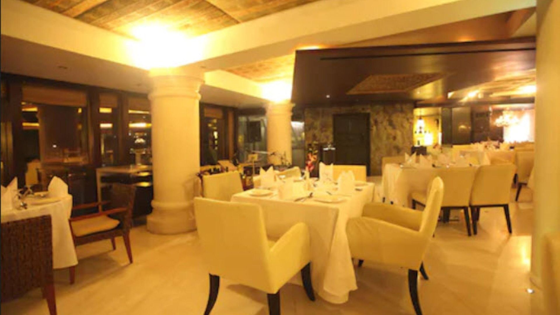Peninsula Grand 4* Mumbai