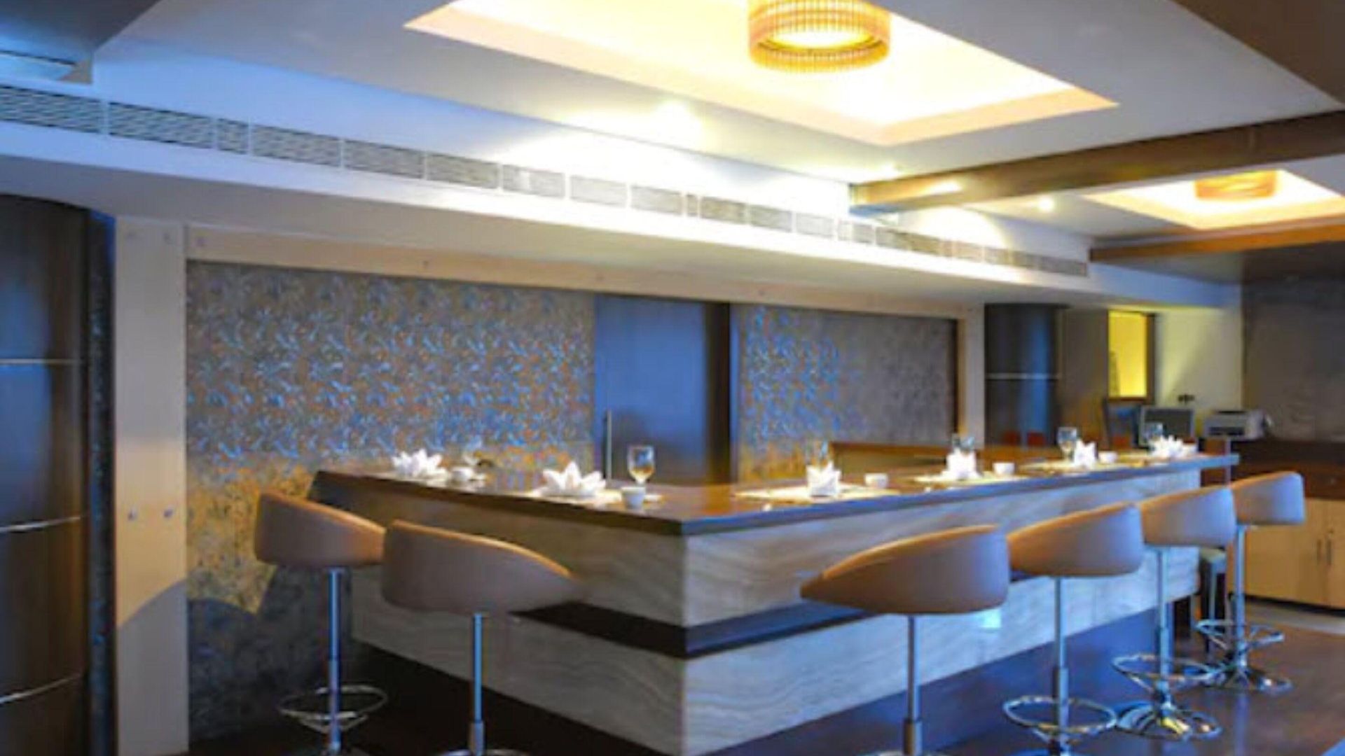 Hotel Peninsula Grand Mumbai