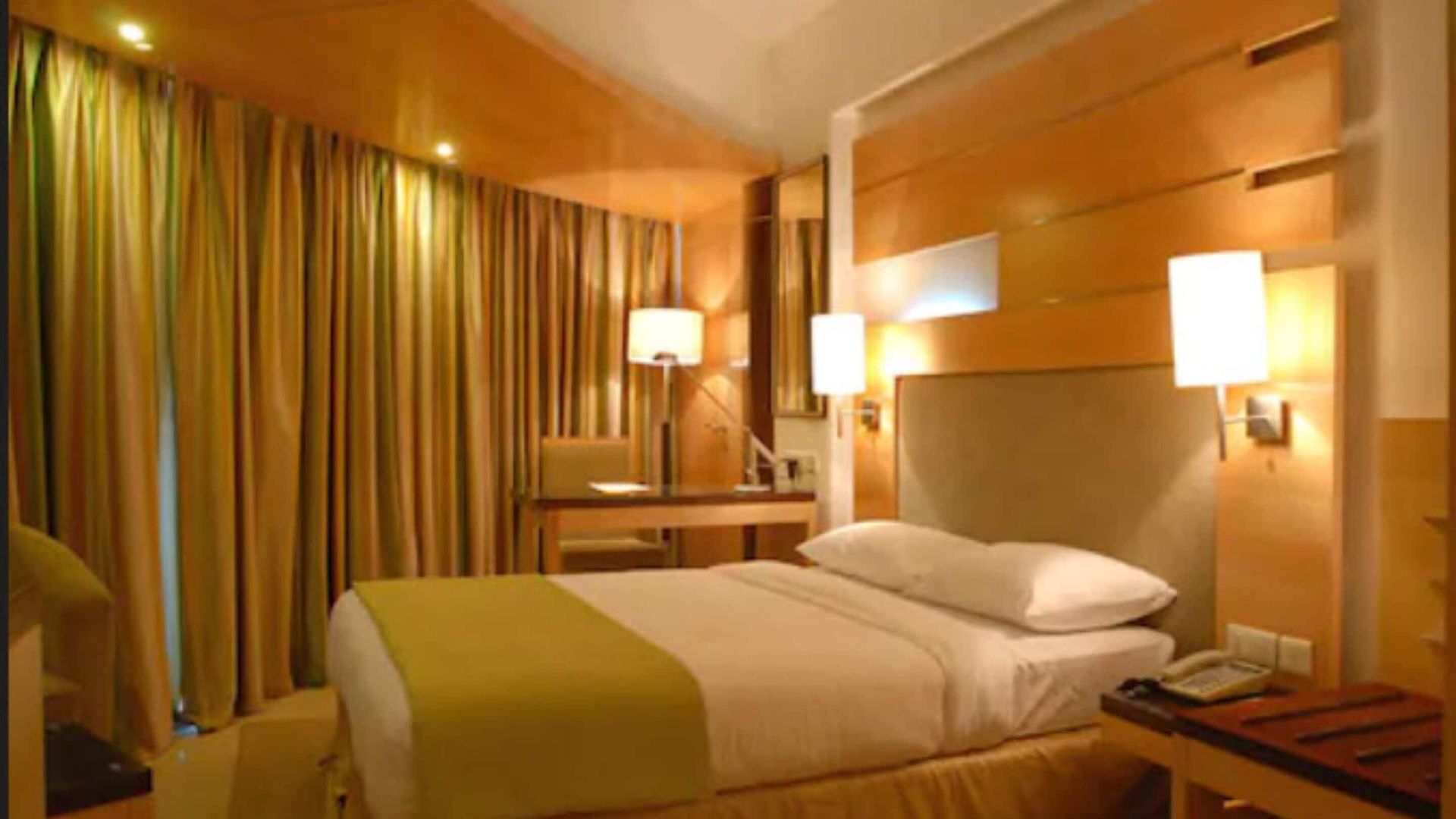 Hotel Peninsula Grand Mumbai