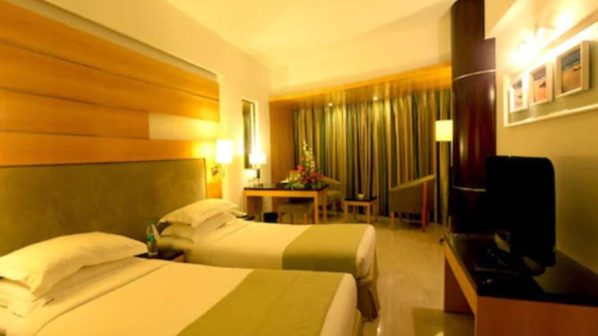 Peninsula Grand