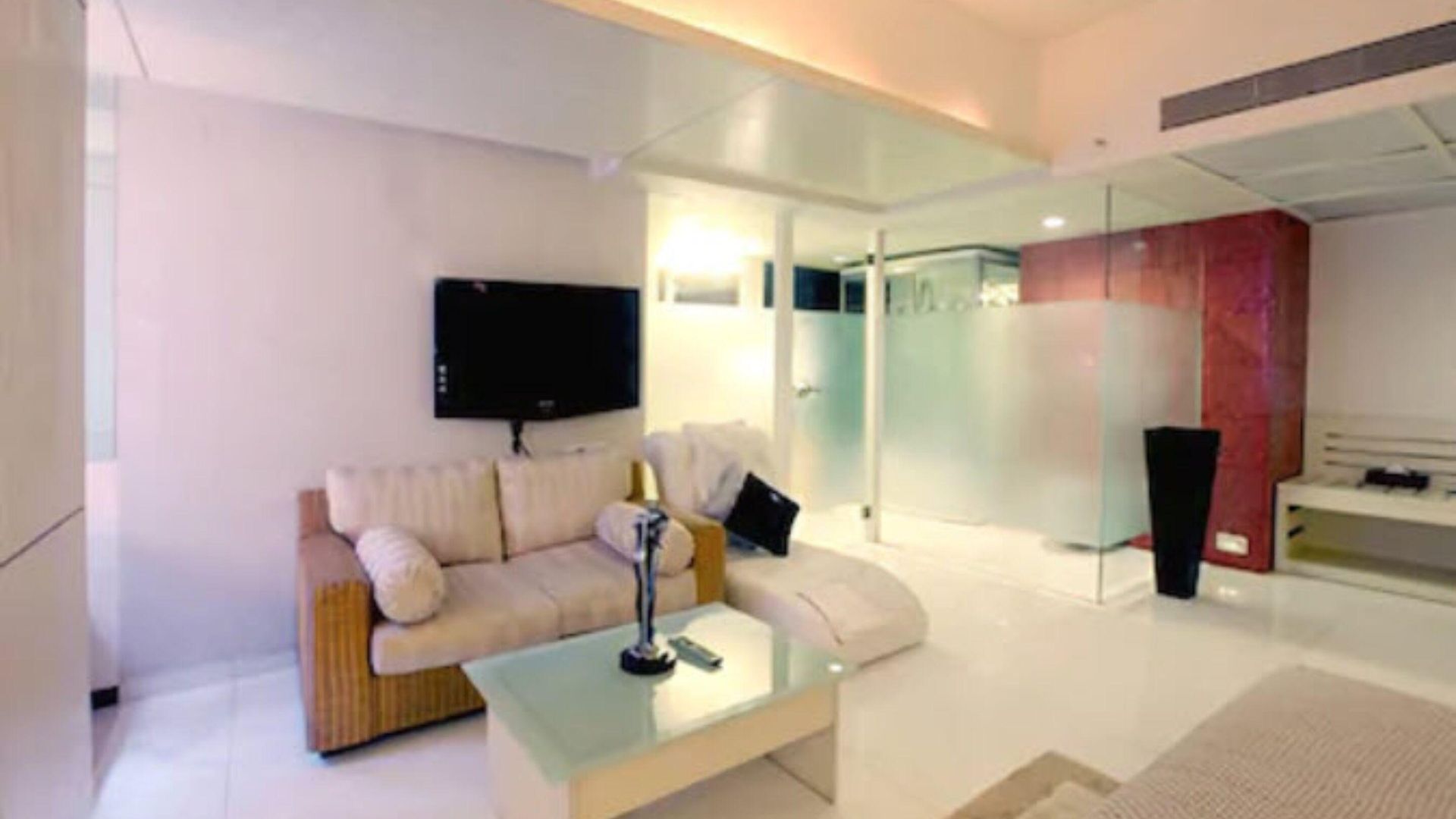 Peninsula Grand 4* Mumbai