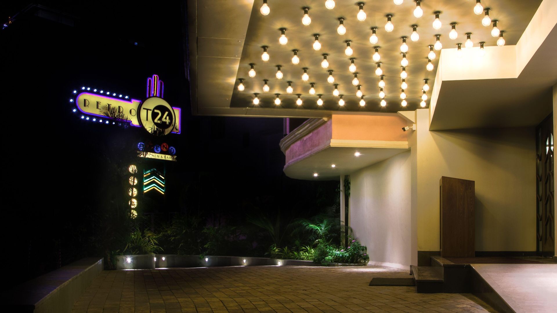 T24 Retro Hotel