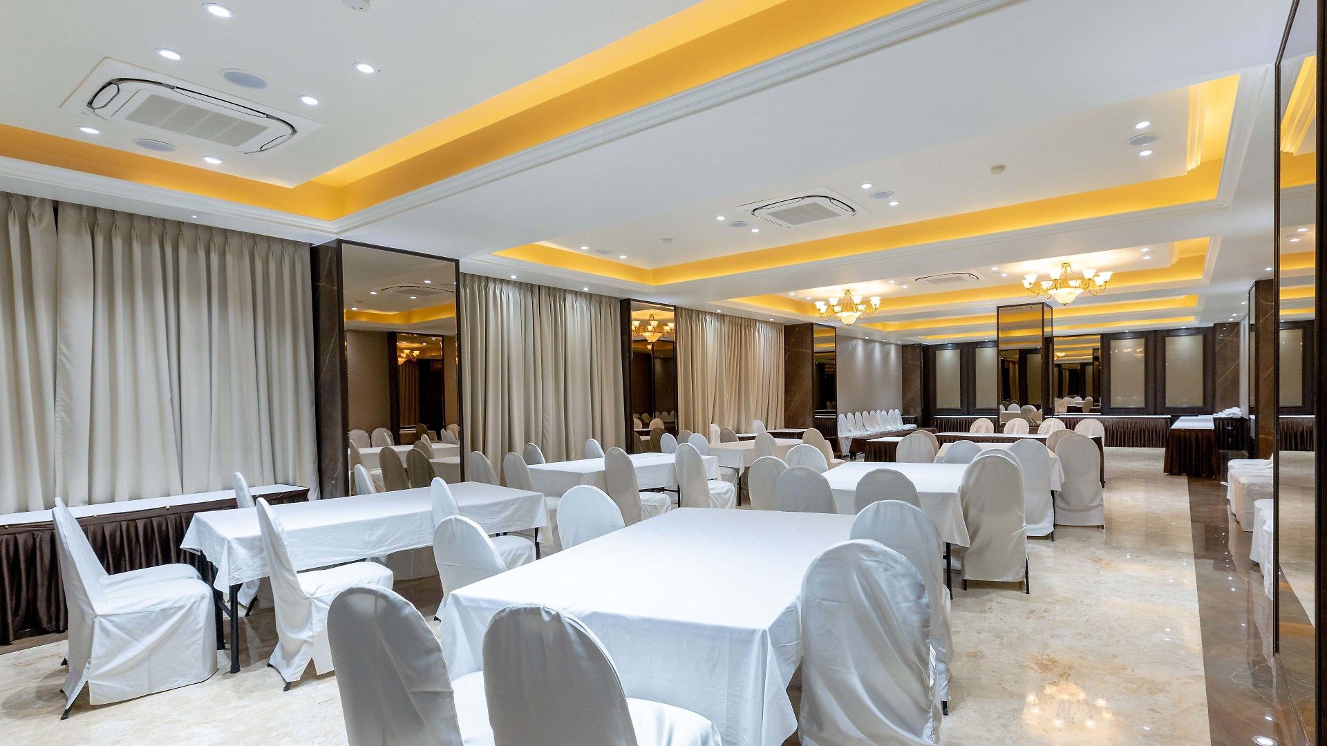 West End Opp Hospital 4* Mumbai