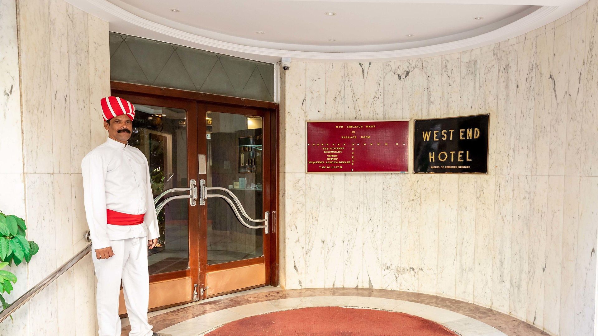 Hotel West End Opp Hospital 4*