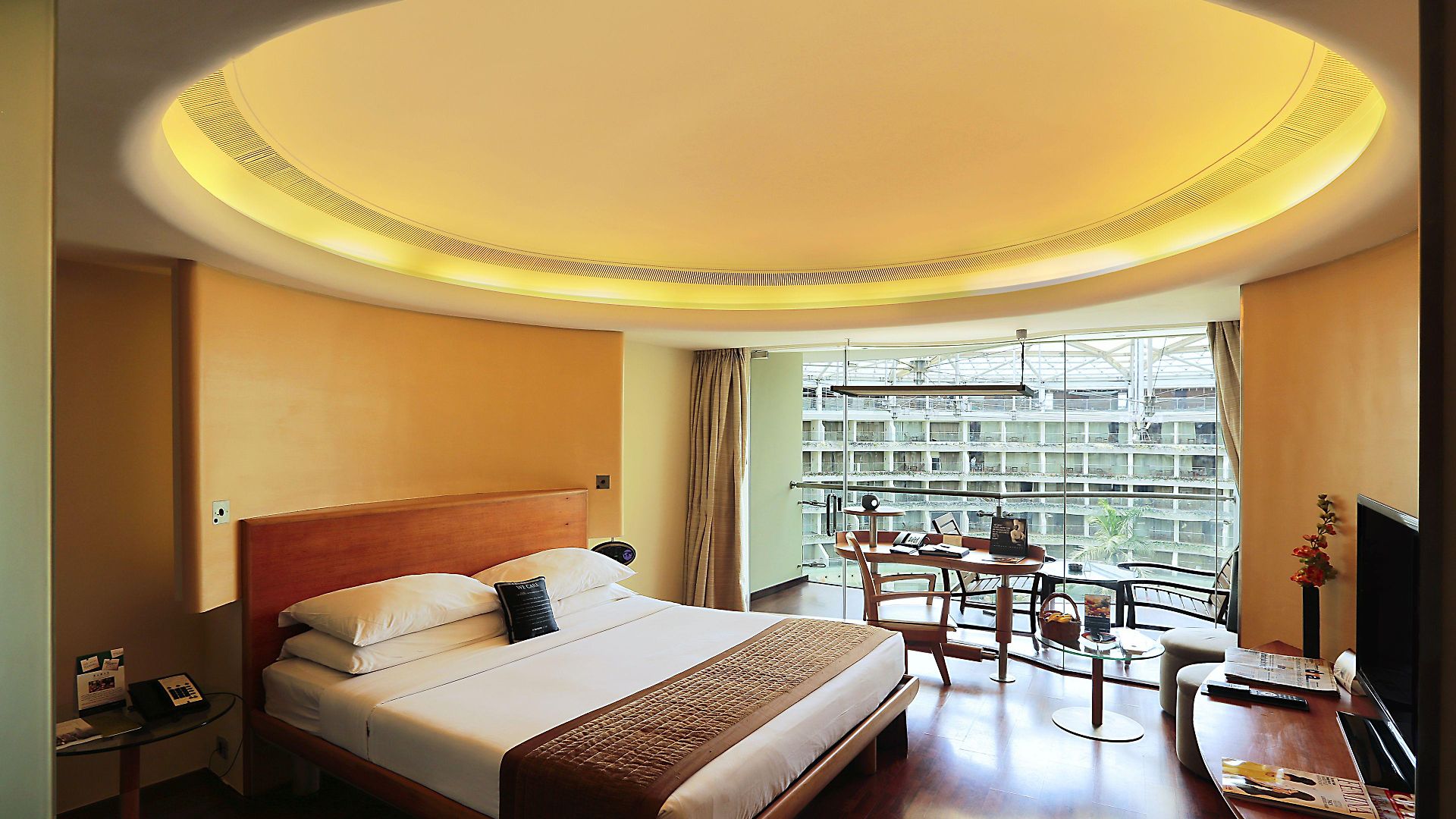 Hotel Sahara Star