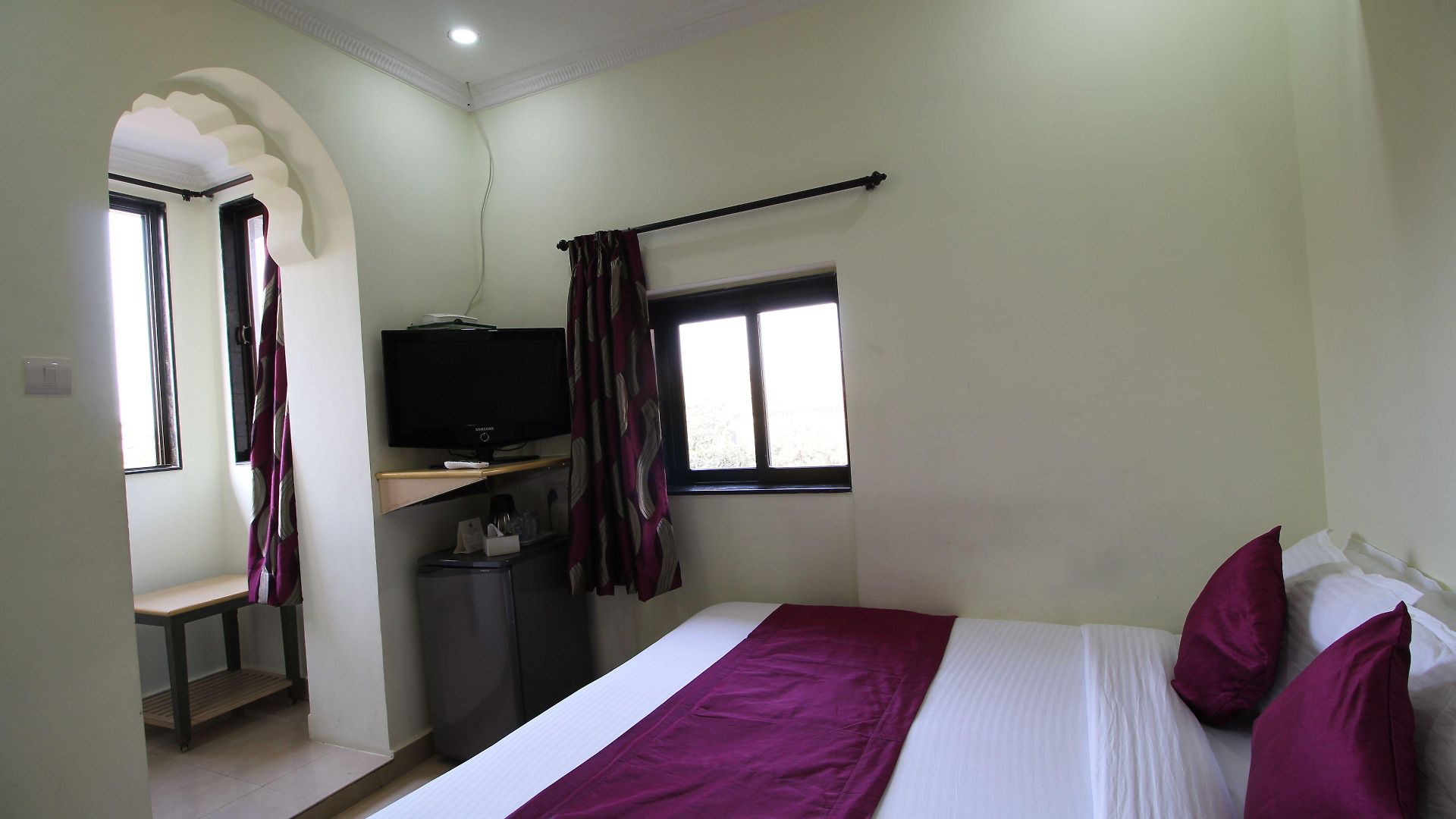 Palace 2* Mumbai