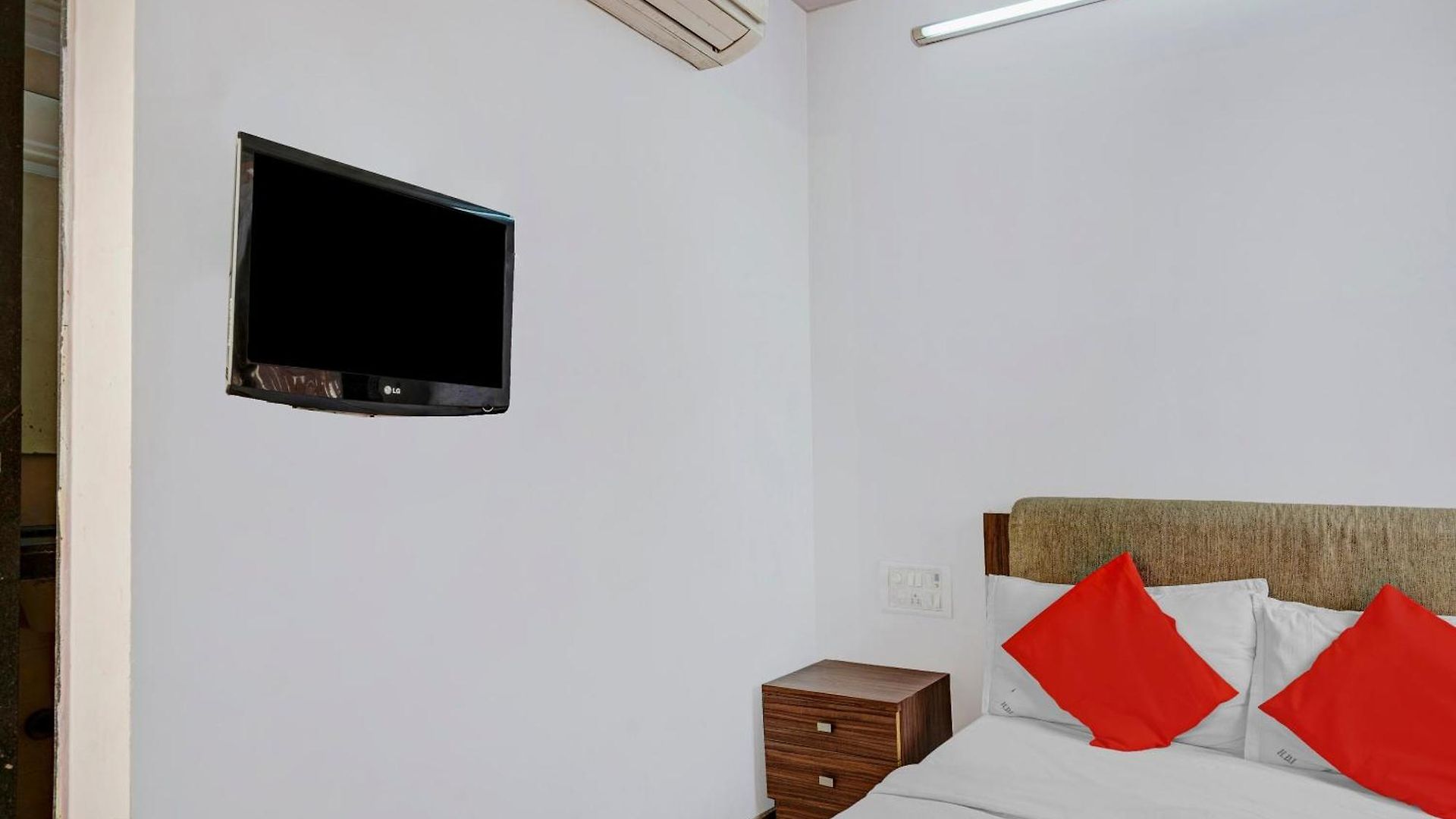 O Delight Near Andheri Railway Station 4*