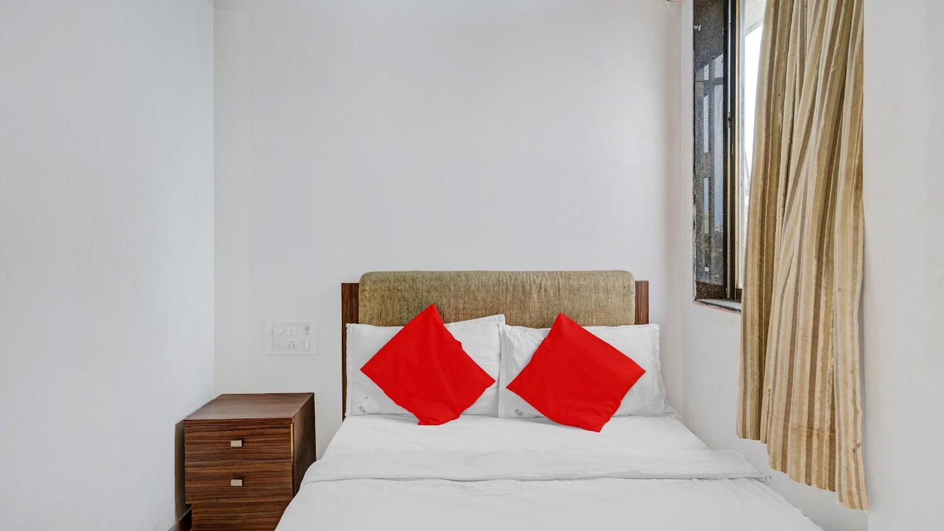 Hotel O Delight Near Andheri Railway Station Mumbai
