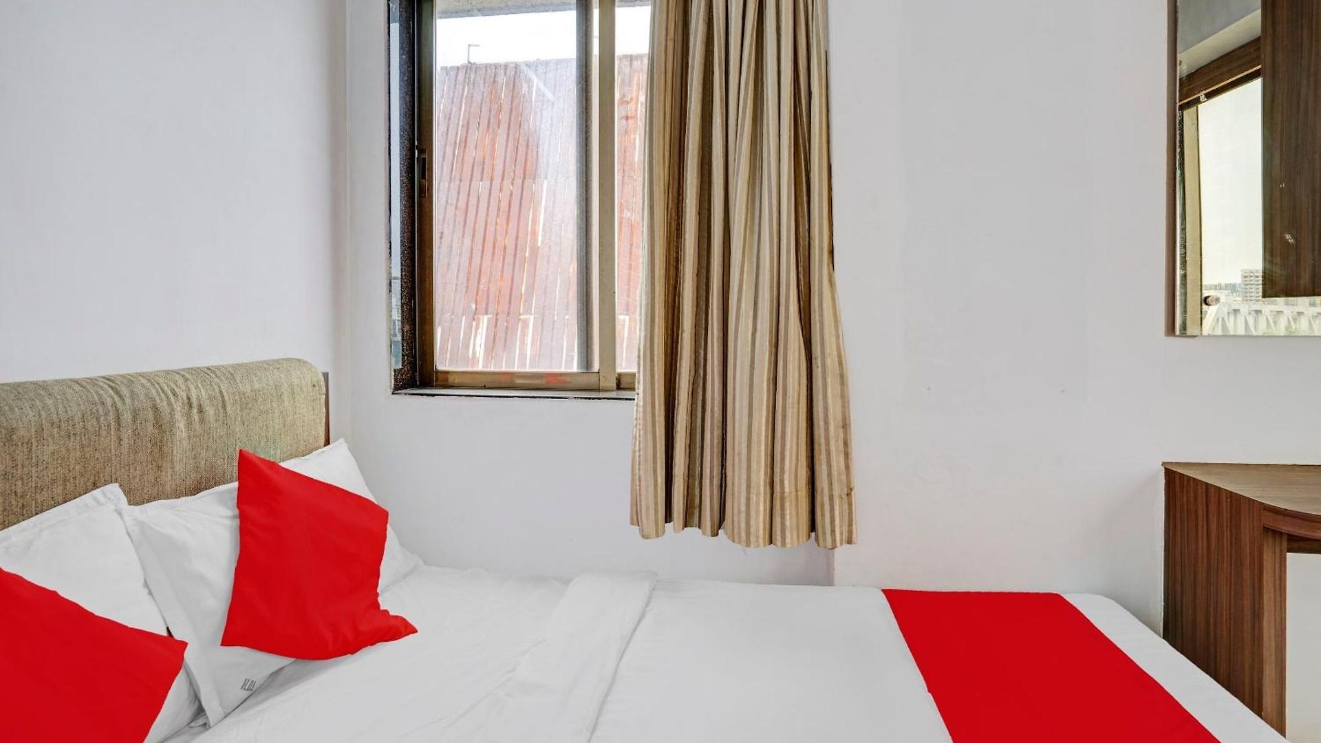 O Delight Near Andheri Railway Station Hotel 4*
