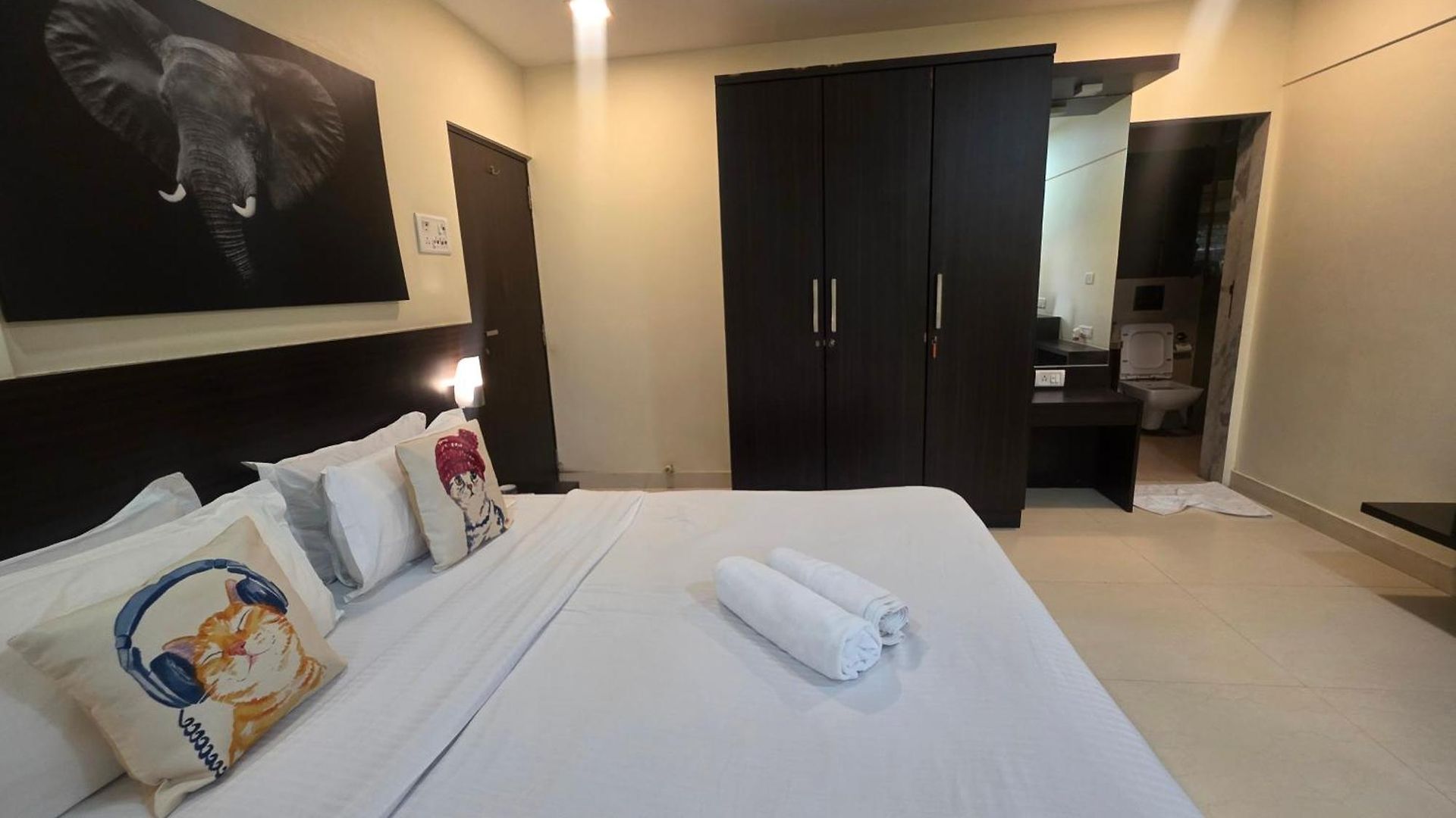 Apartment Lite - Parle East *