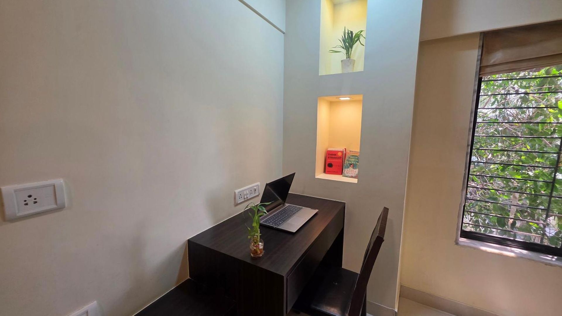 Lite - Parle East Apartment Mumbai
