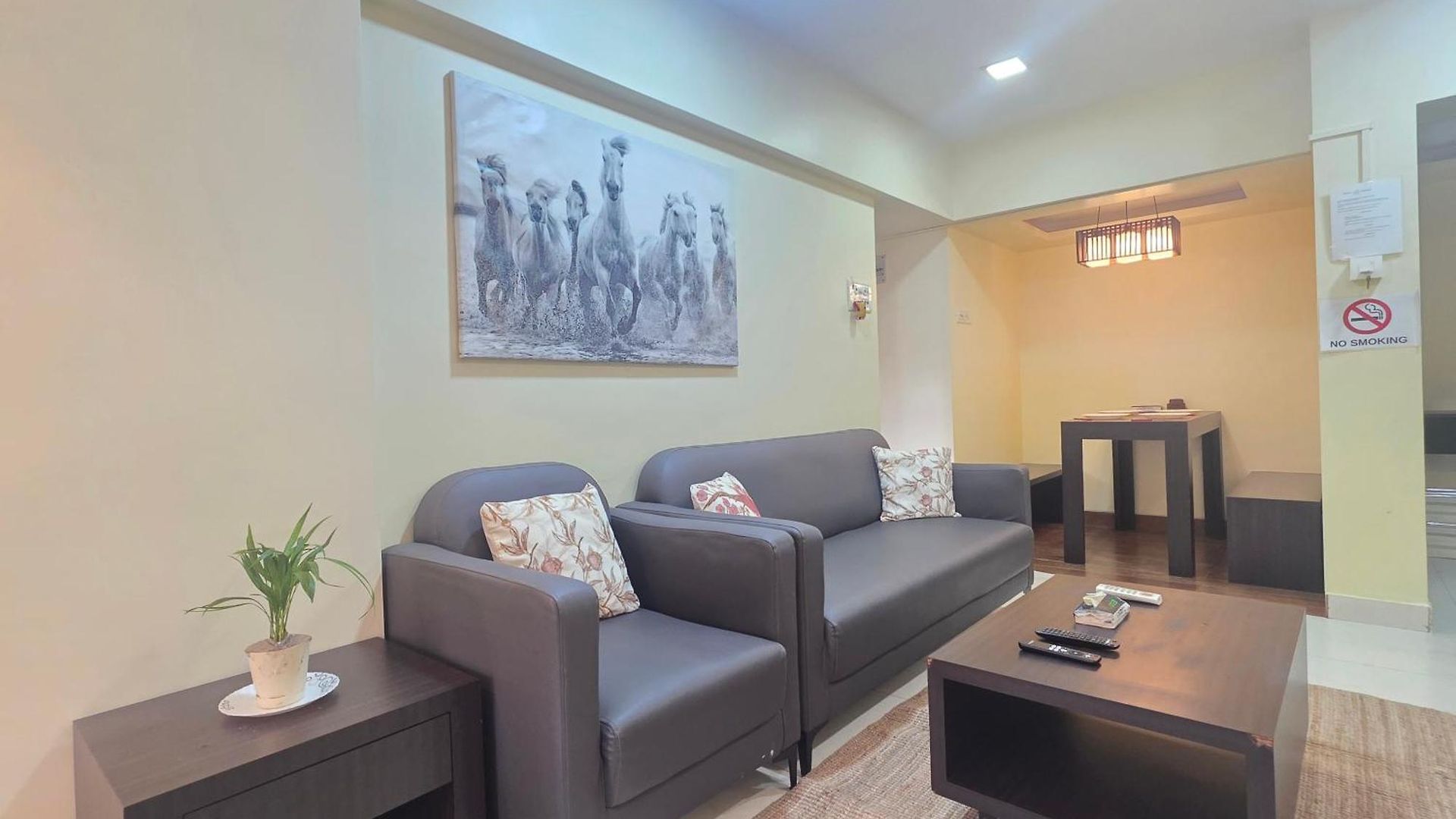 Apartment Lite - Parle East Mumbai