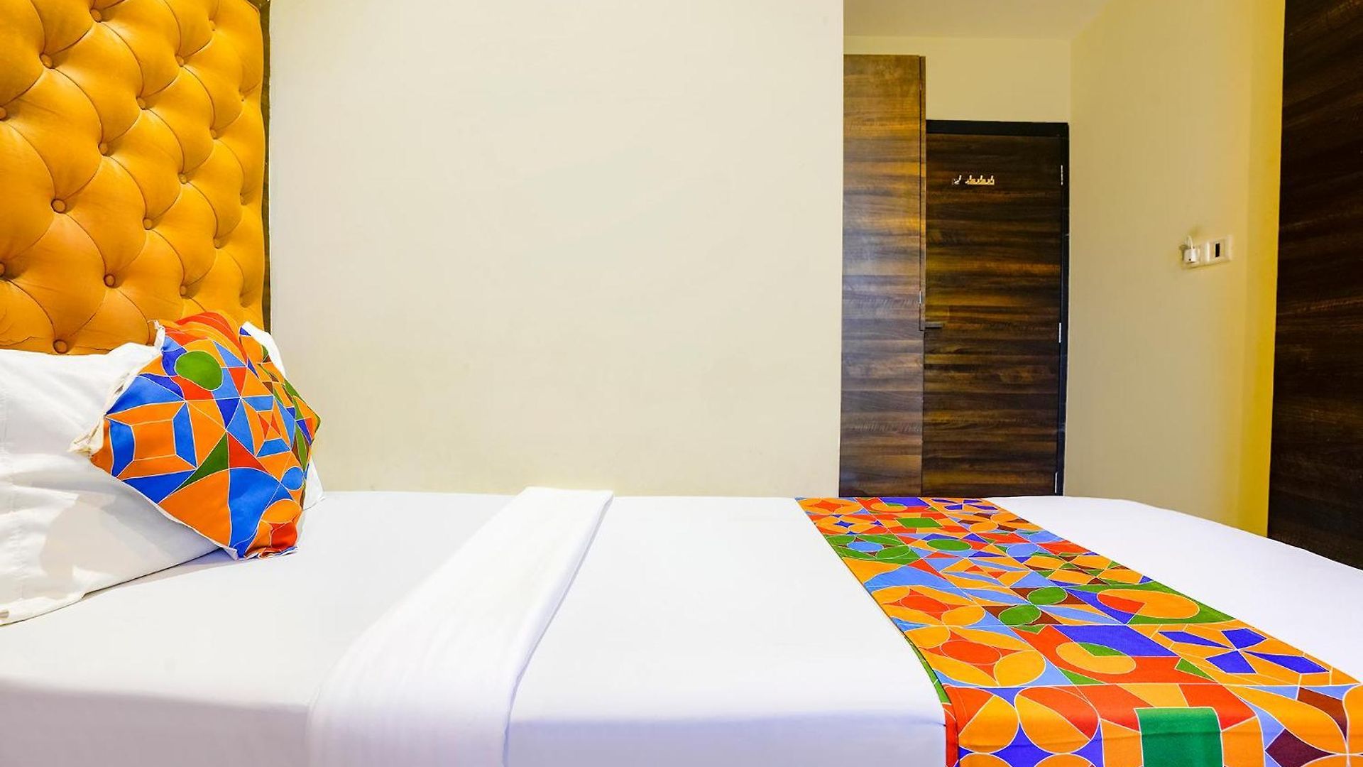 Via New Silver Elite Hotel Mumbai