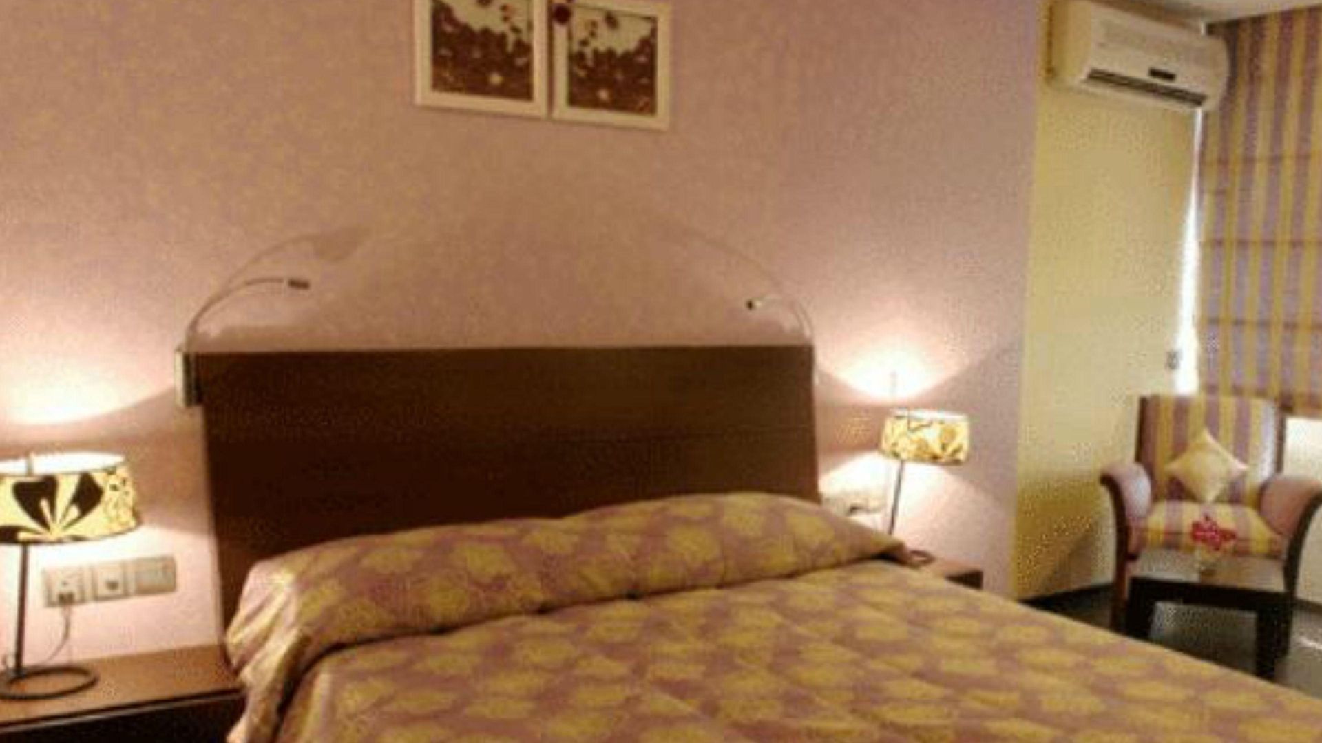 The Shalimar Hotel, Kemps Corner 4*