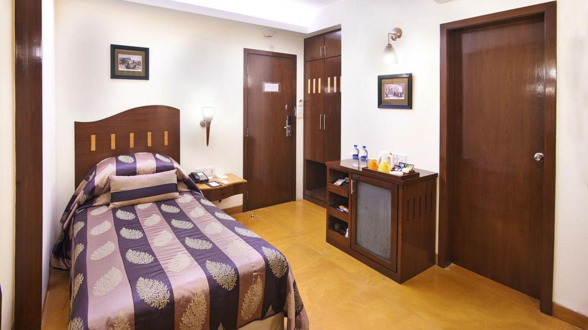 The Shalimar Hotel, Kemps Corner Hotel