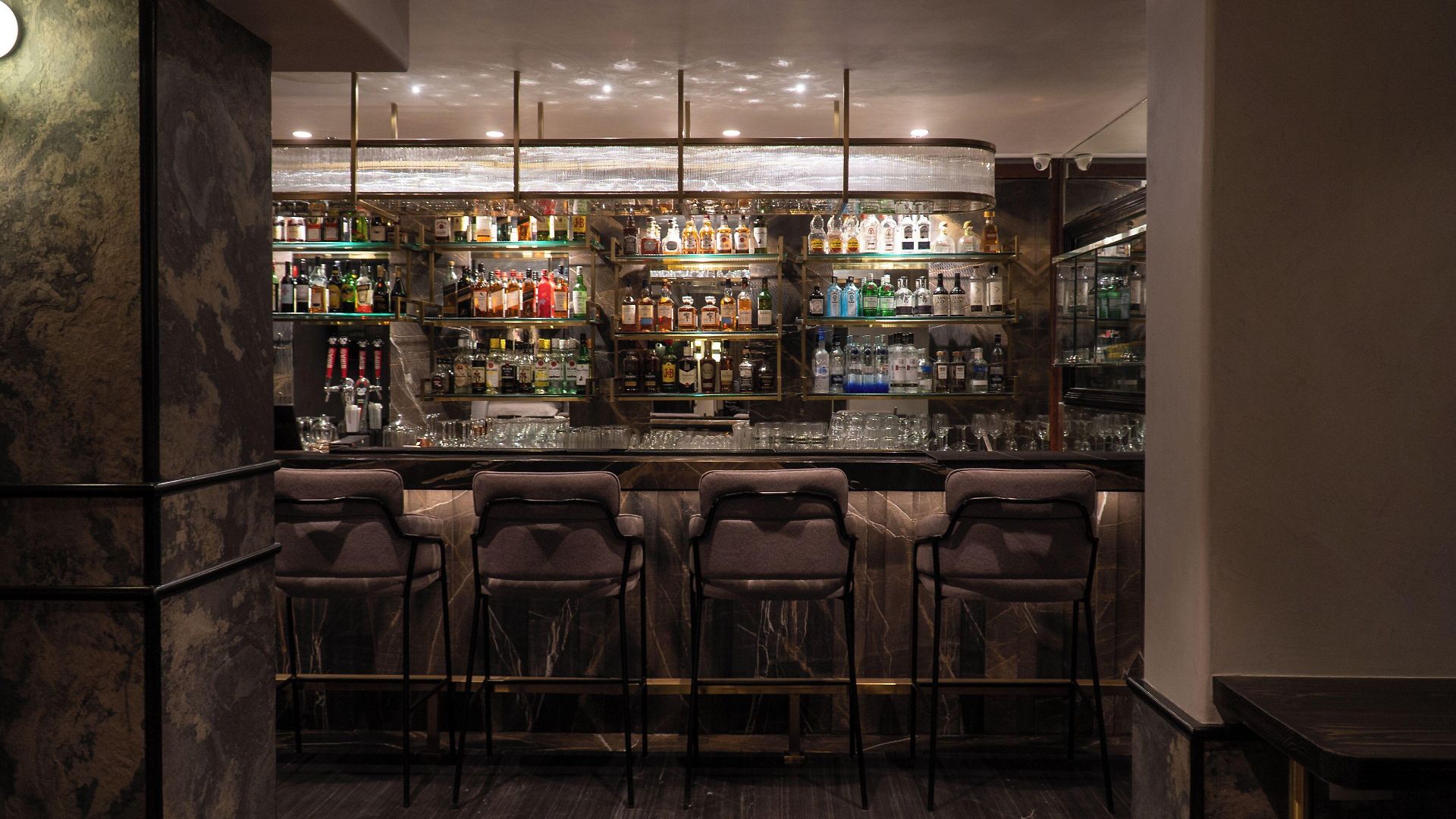 The Shalimar Hotel, Kemps Corner