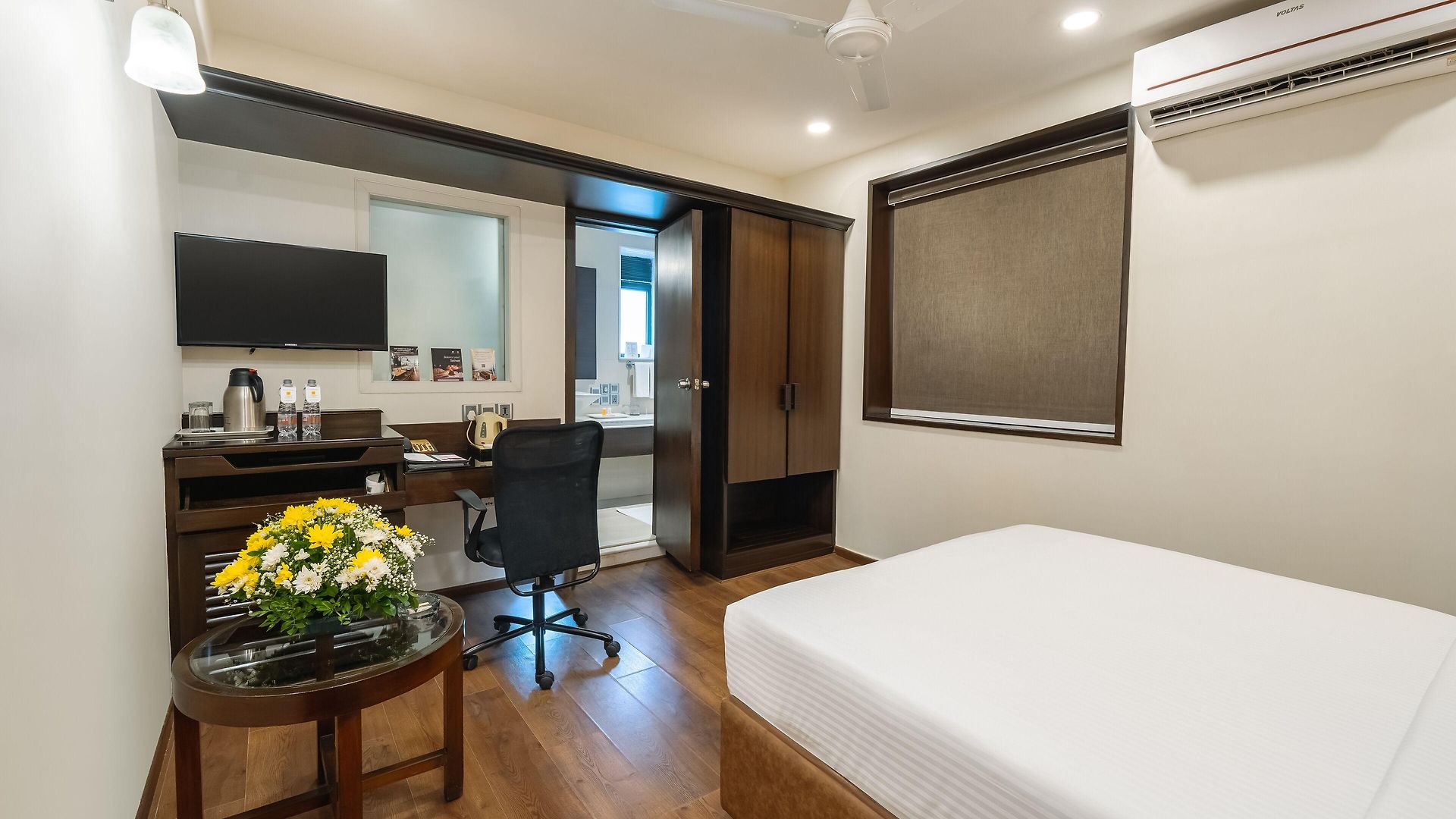 Hotel The Shalimar Hotel, Kemps Corner 4*