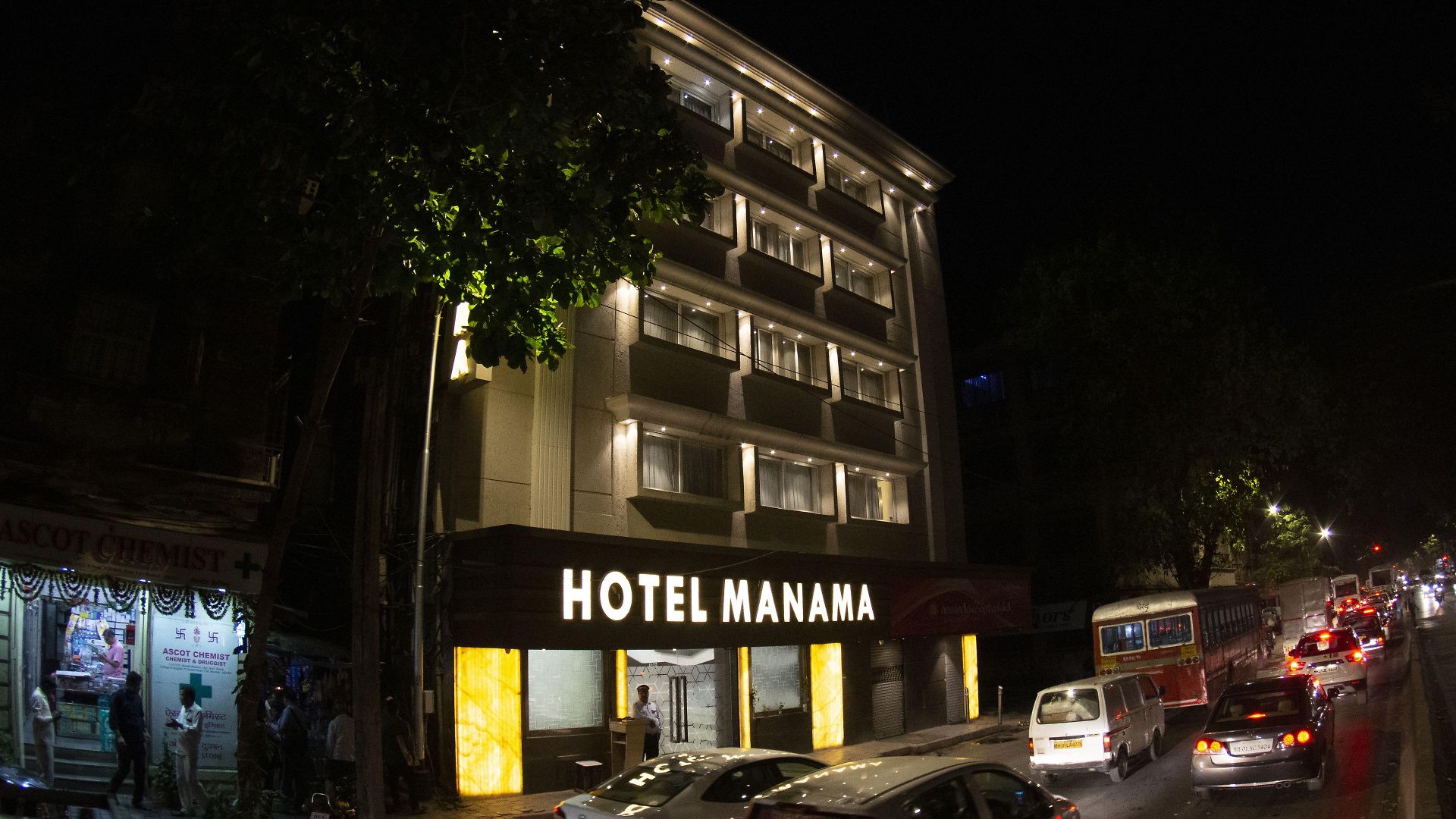 Hotel Manama 3*
