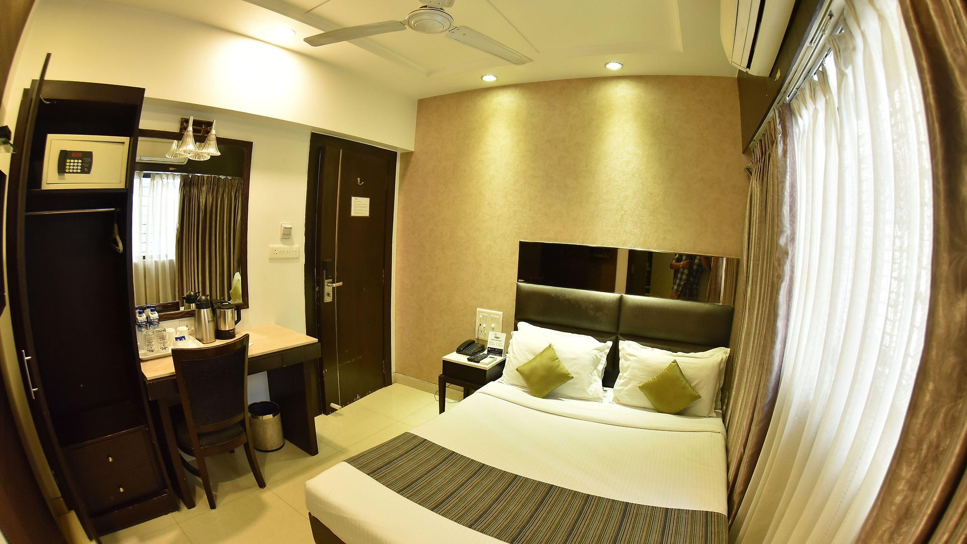 Hotel Manama 3*