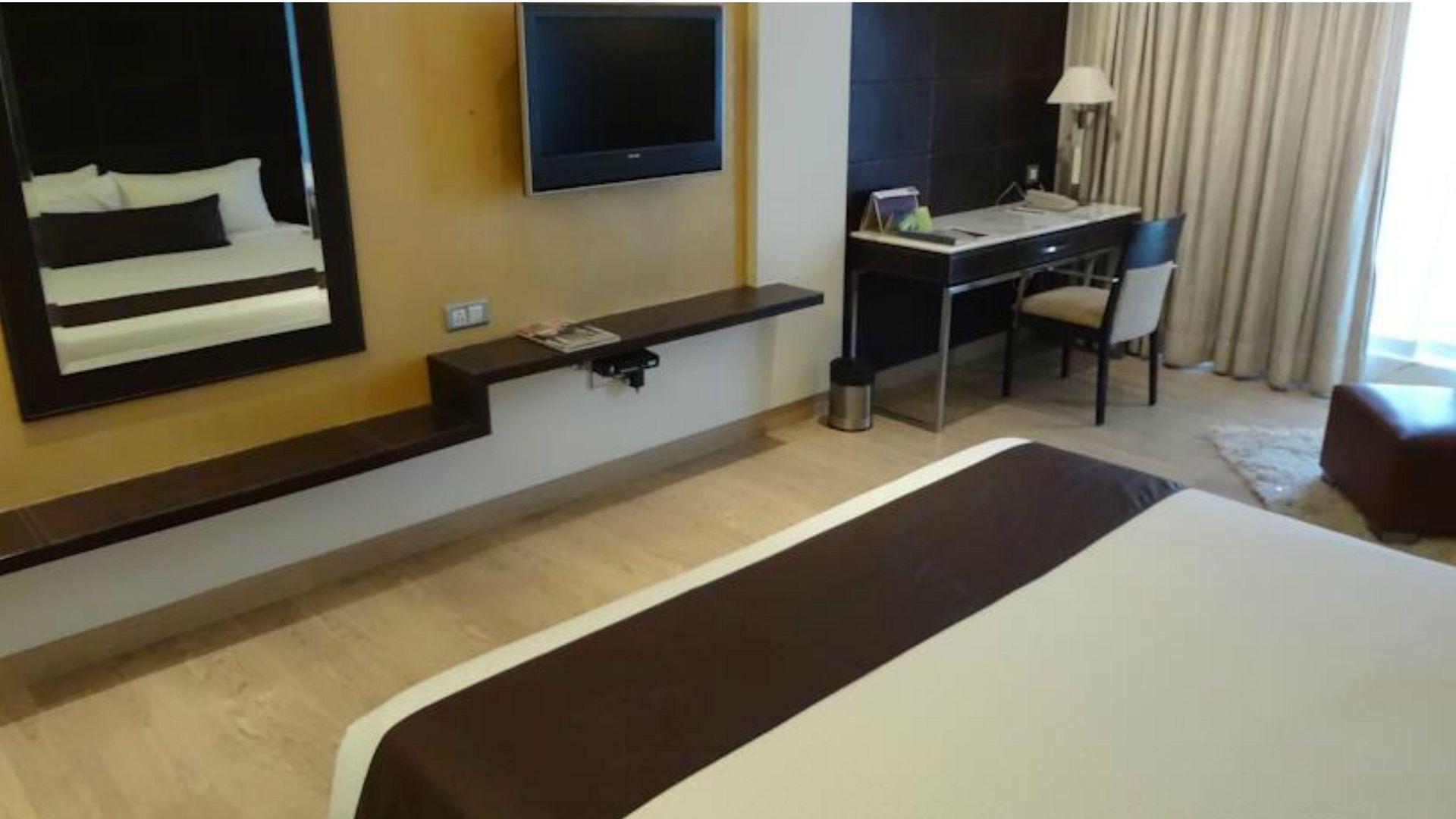 Mirage Hotel, International Airport Hotel Mumbai