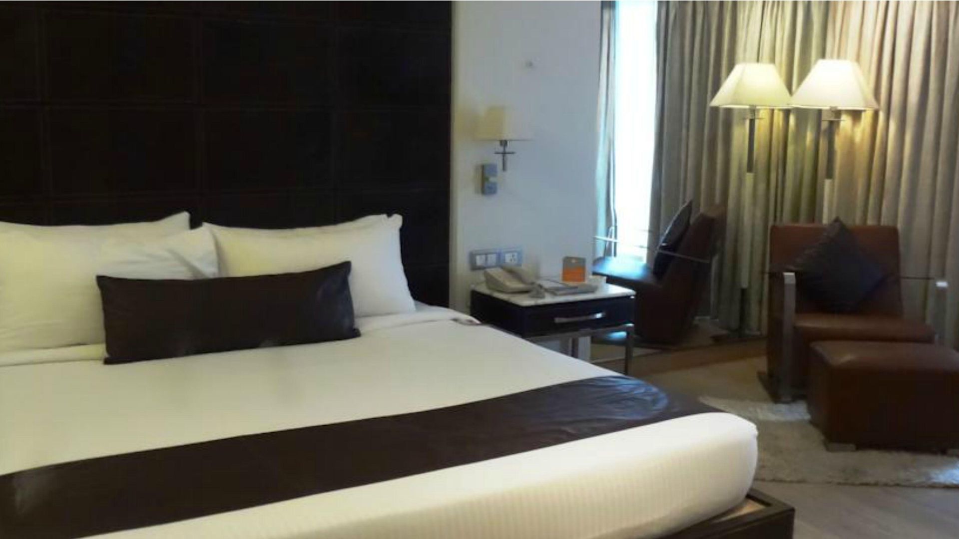Mirage Hotel, International Airport