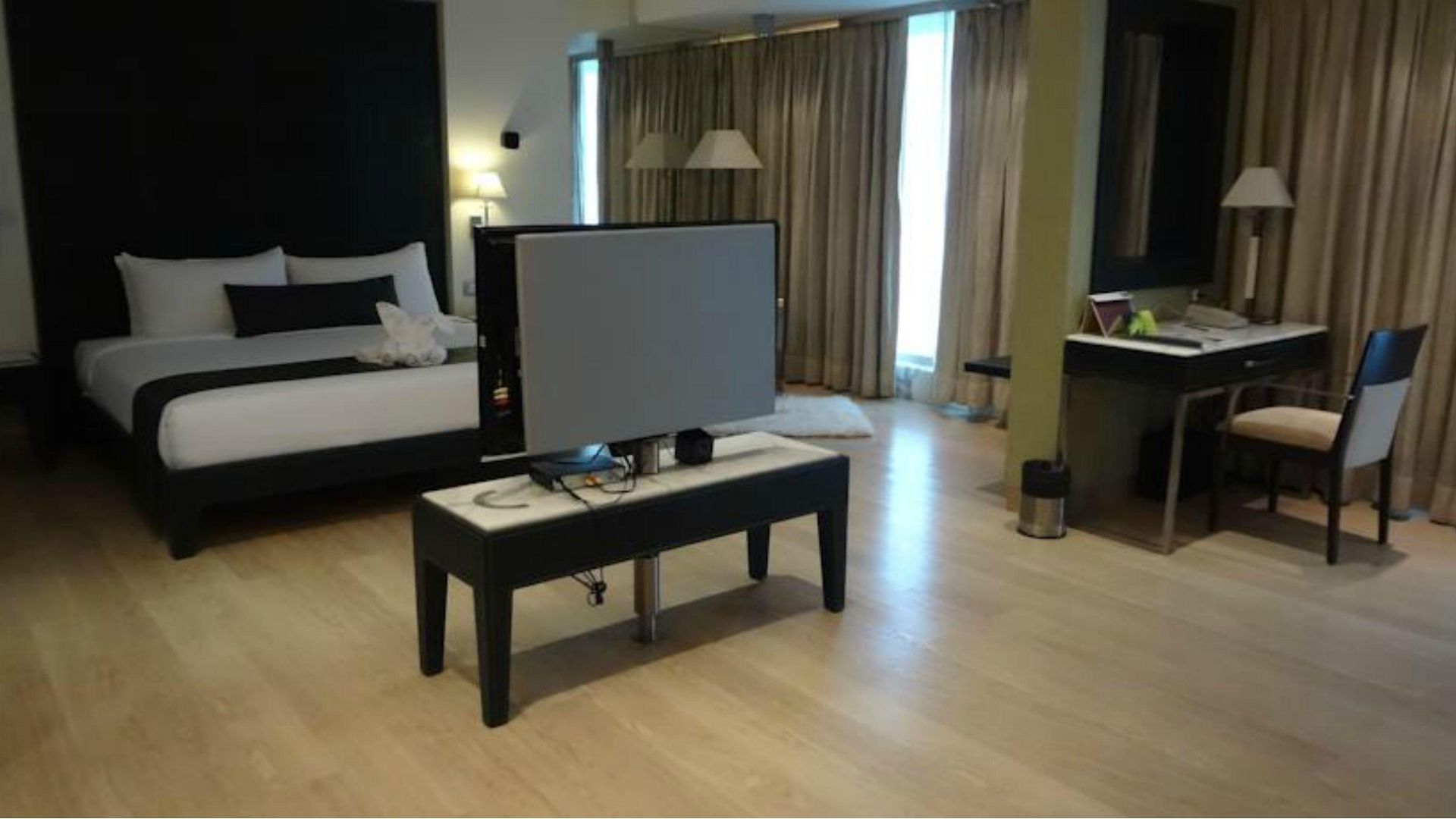 Mirage Hotel, International Airport 4* Mumbai