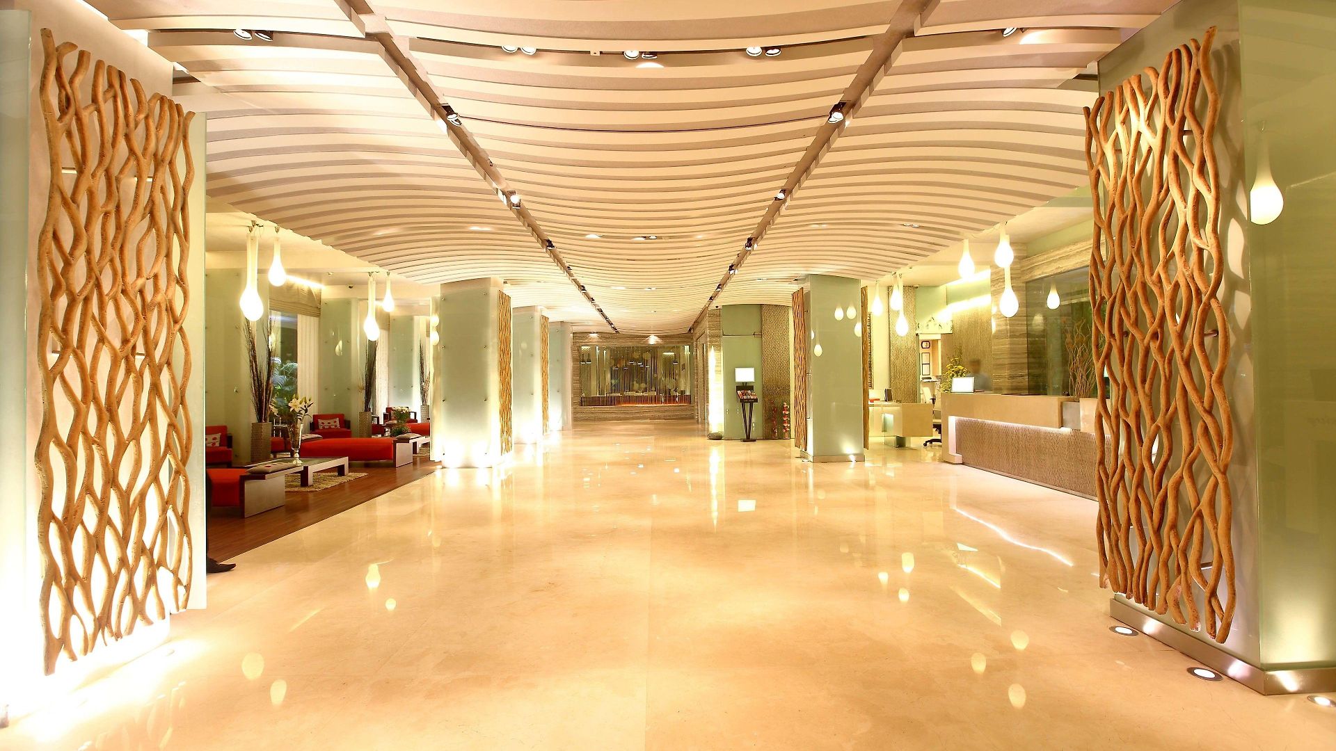 Mirage Hotel, International Airport Hotel 4*