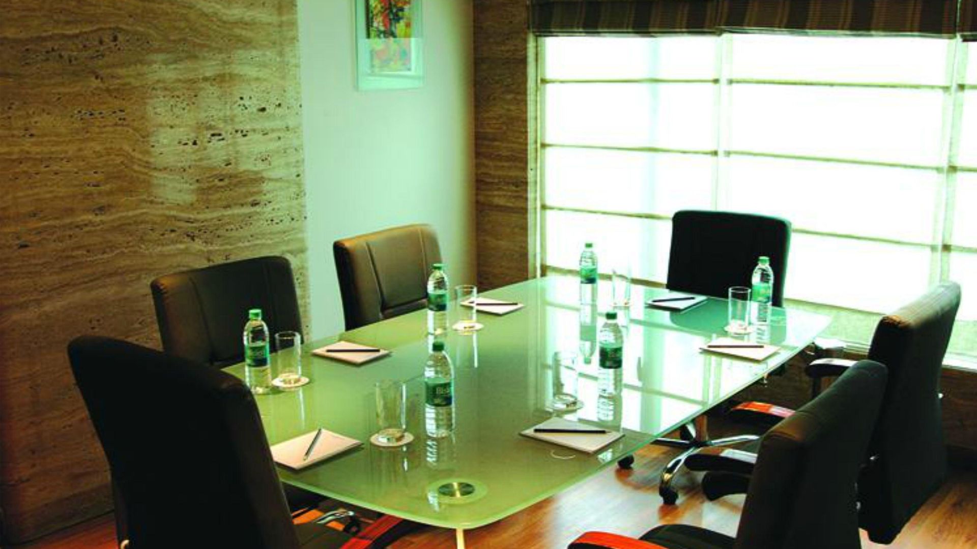 Mirage Hotel, International Airport Hotel