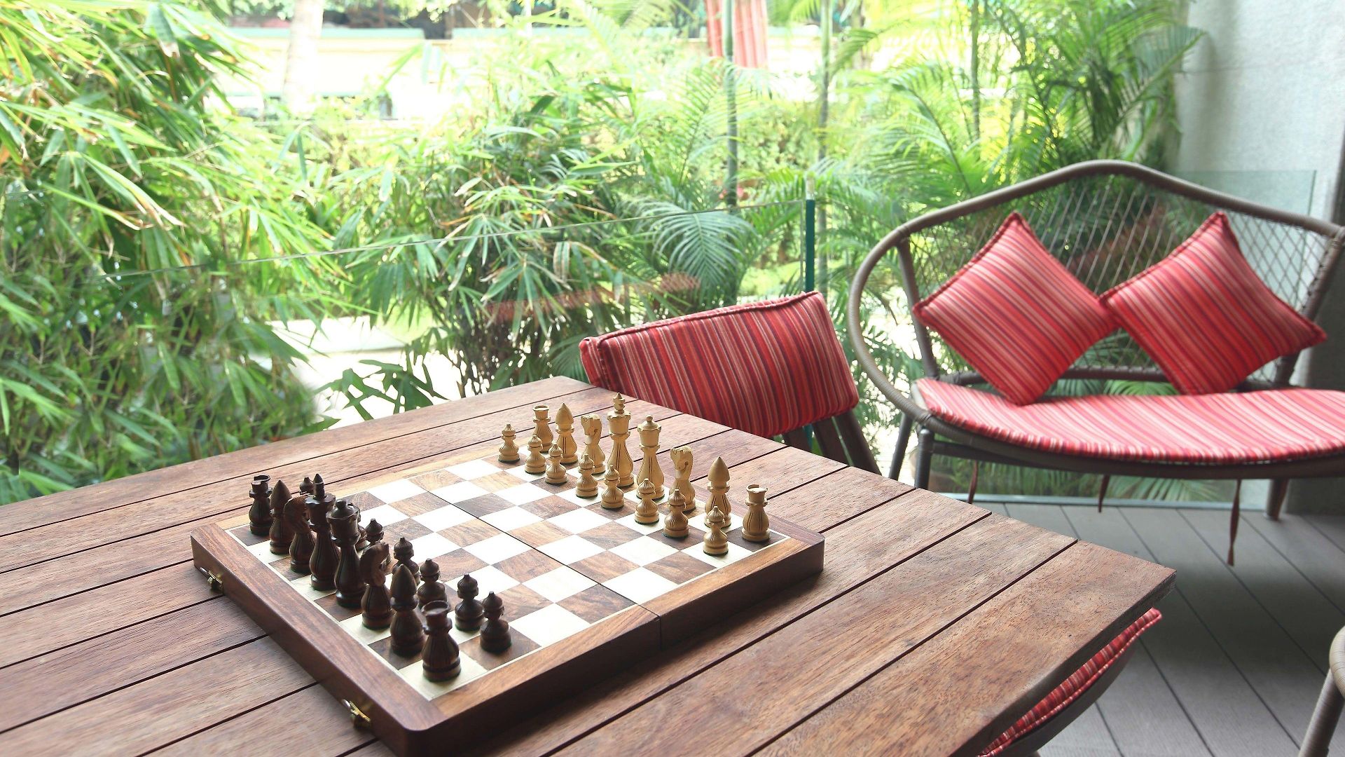 Mirage Hotel, International Airport Hotel