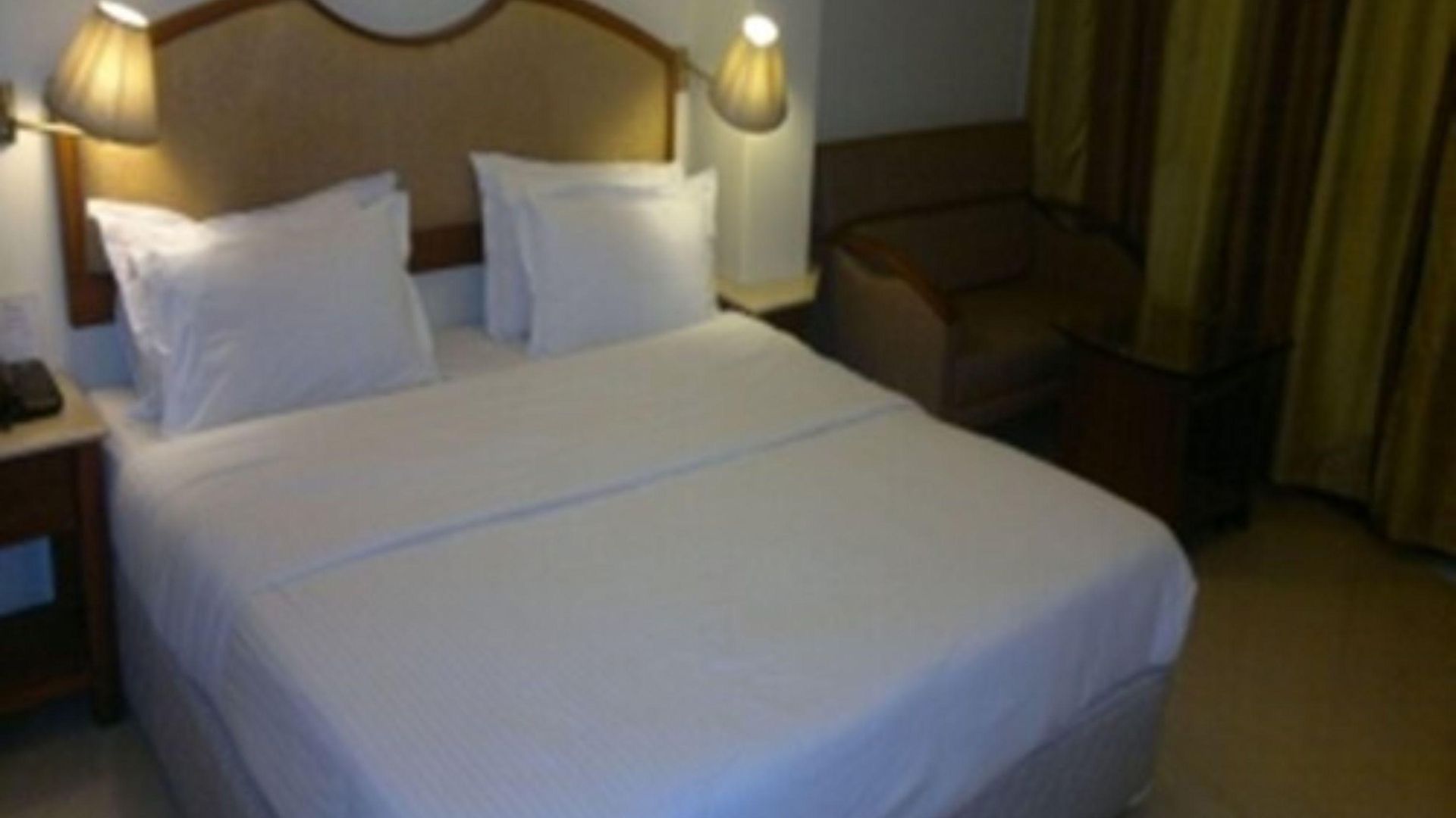 Airport International Hotel 3*