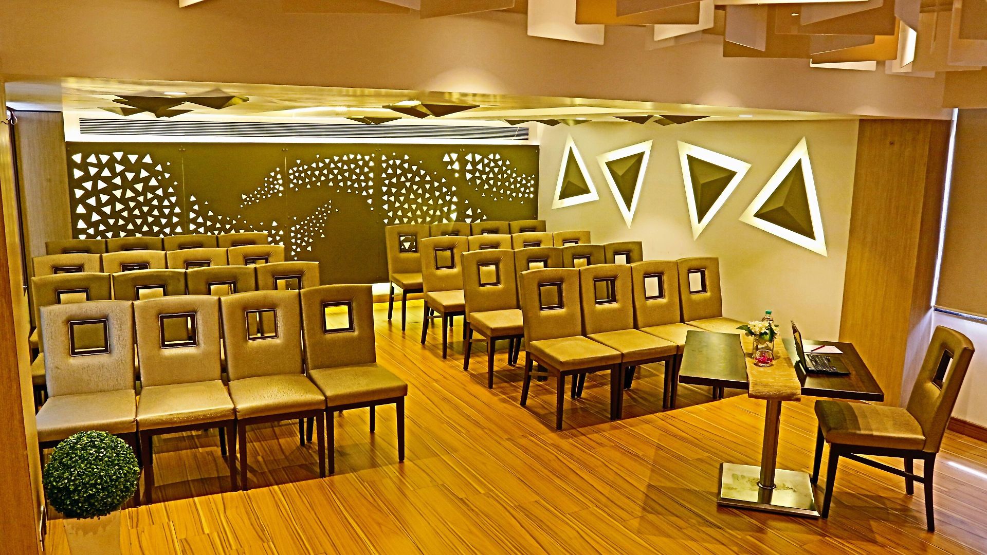 The Oriental Residency Hotel 3*