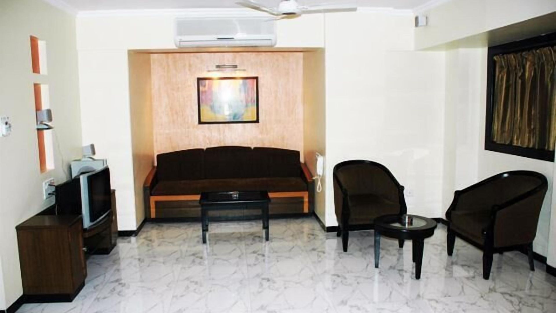 Hotel Columbus Mumbai