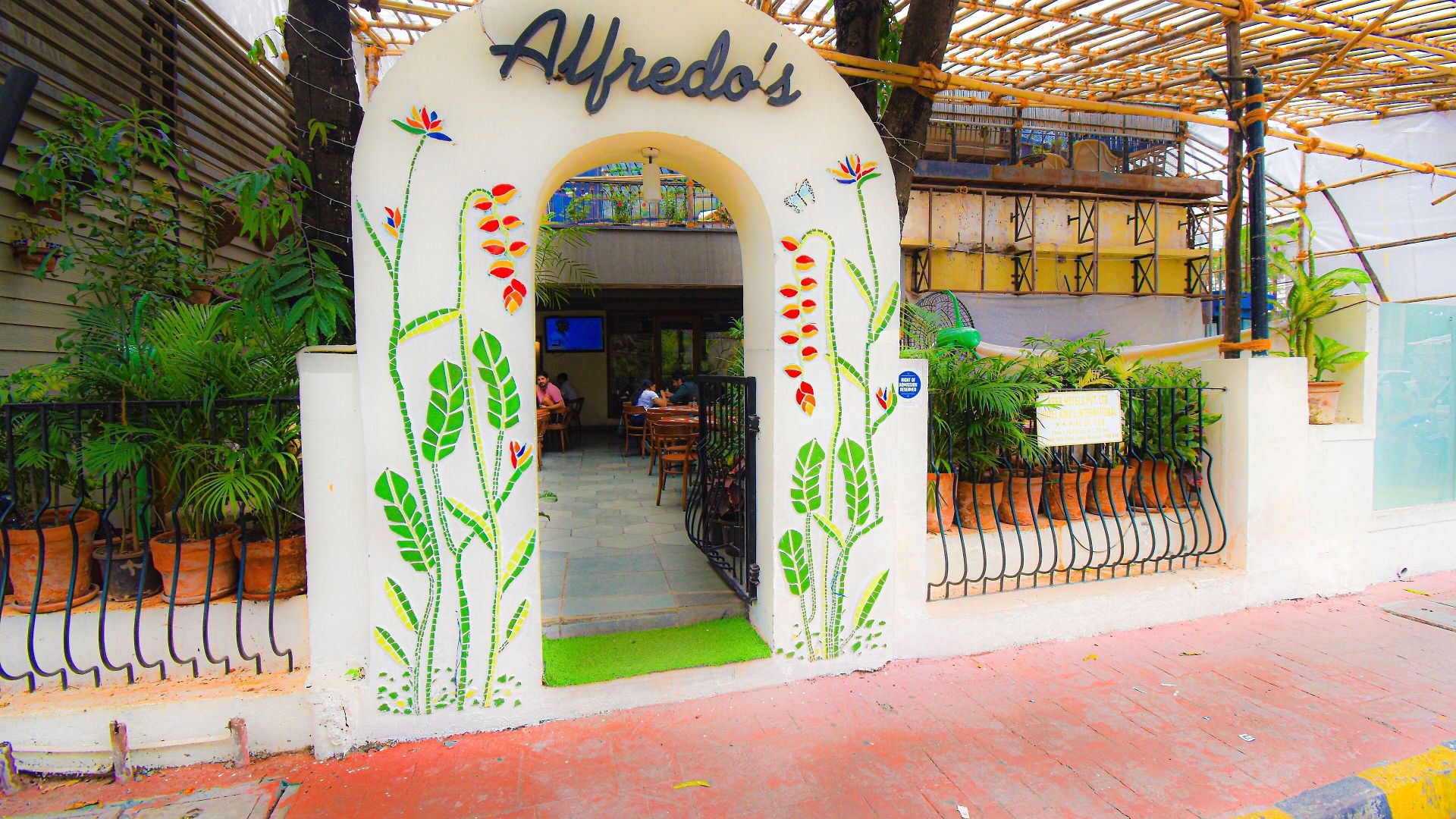 Kings International Juhu Hotel 3*