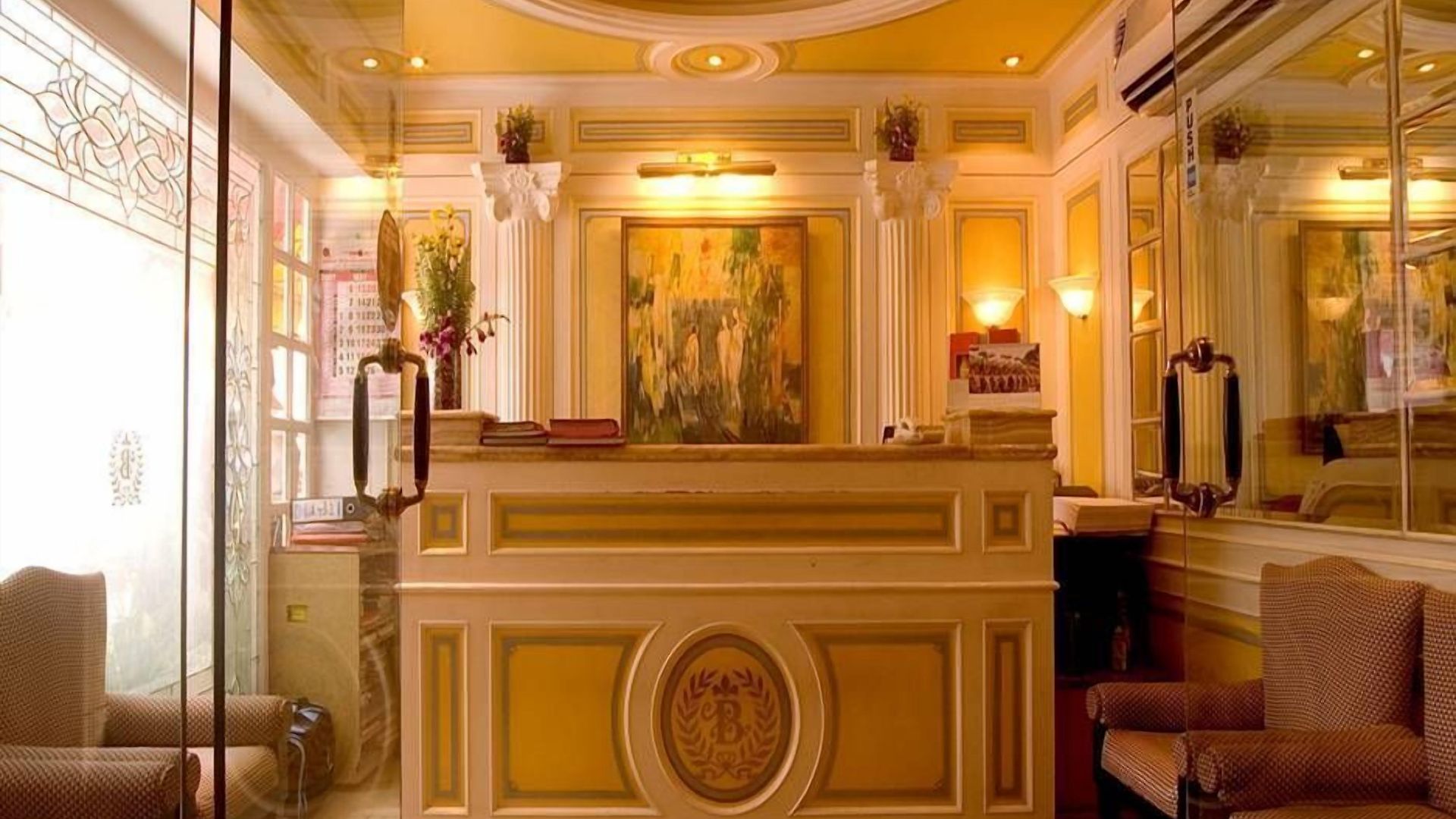 Hotel Benzy Palace