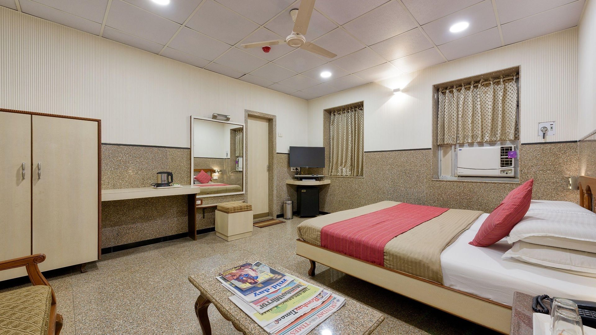Royal Castle Hotel 2*