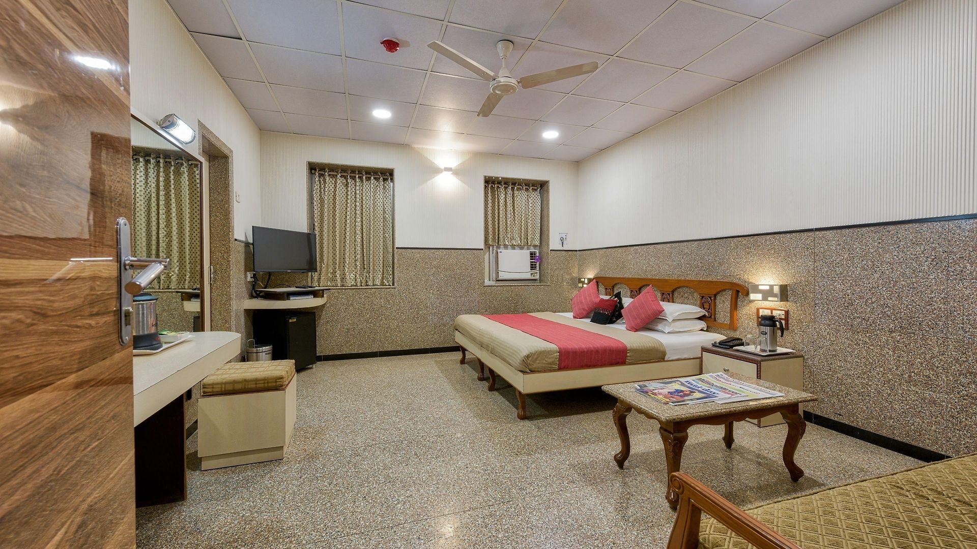 Royal Castle Hotel Mumbai
