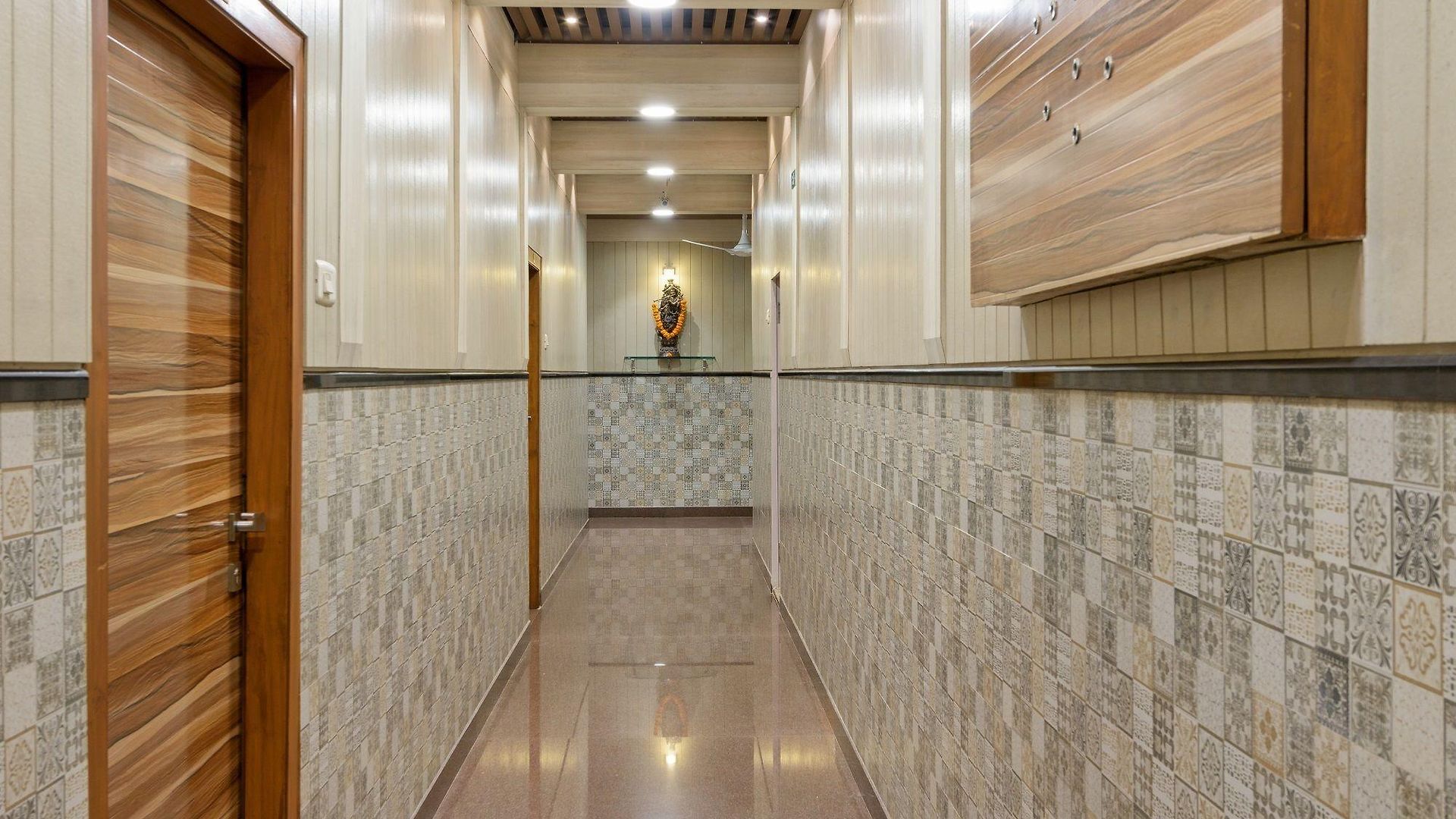 Royal Castle Hotel 2*