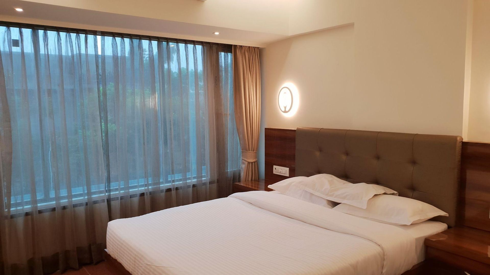 Milan International 3* Mumbai