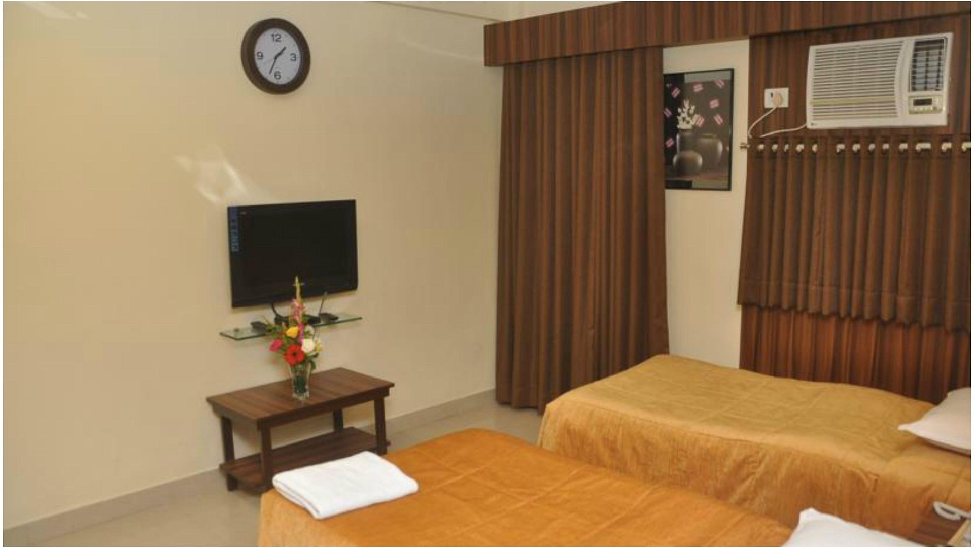 Metro Palace Bandra Hotel 3*