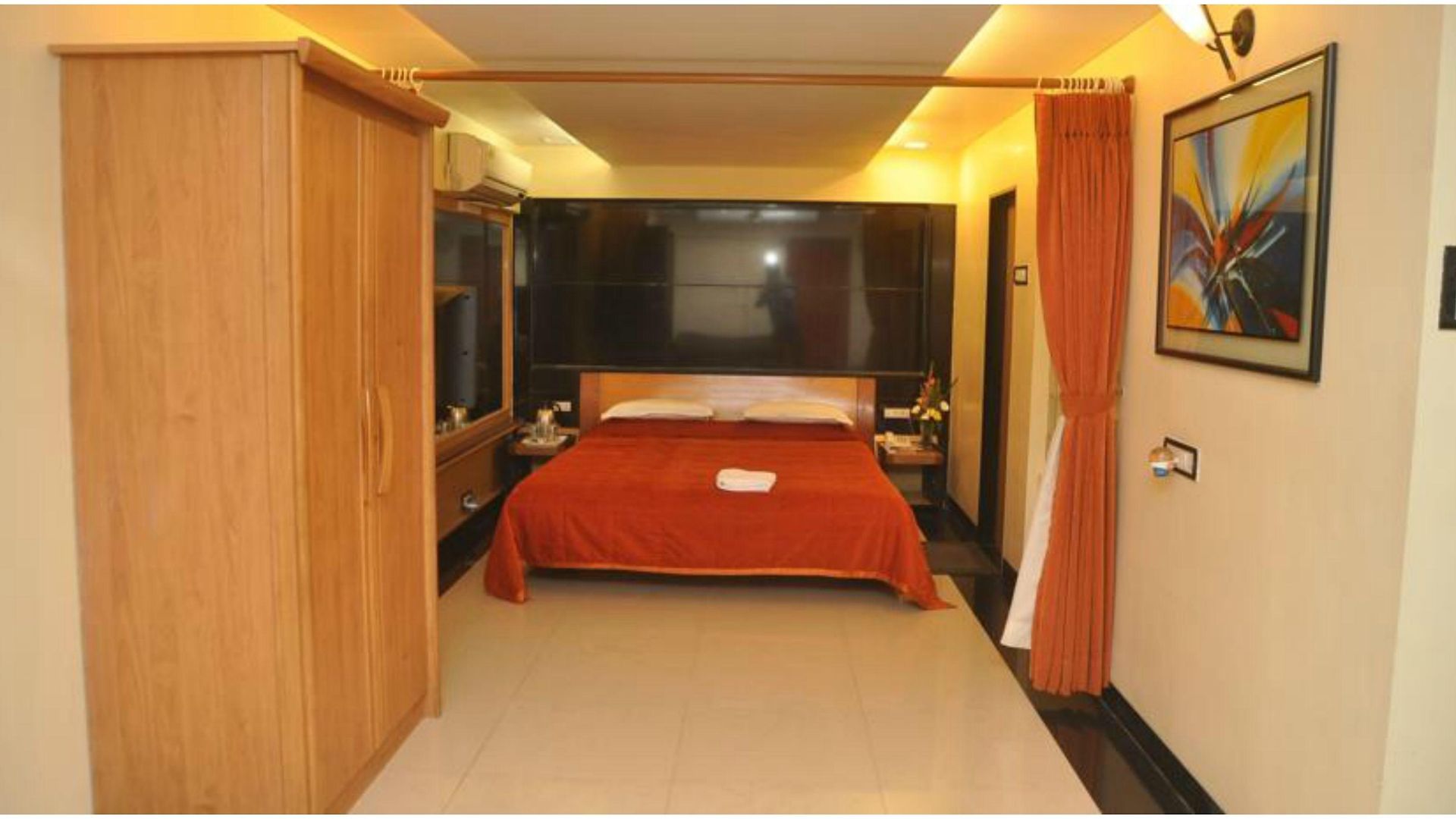 Metro Palace Bandra Hotel