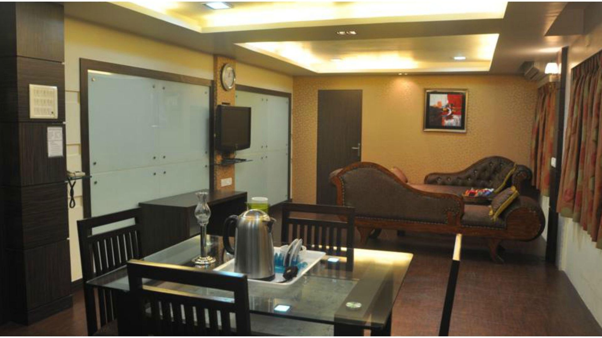 Hotel Metro Palace Bandra 3*