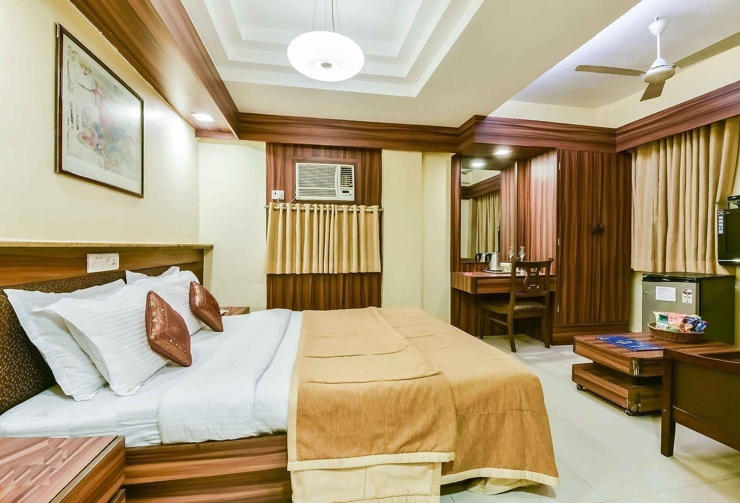 Metro Palace Bandra Hotel