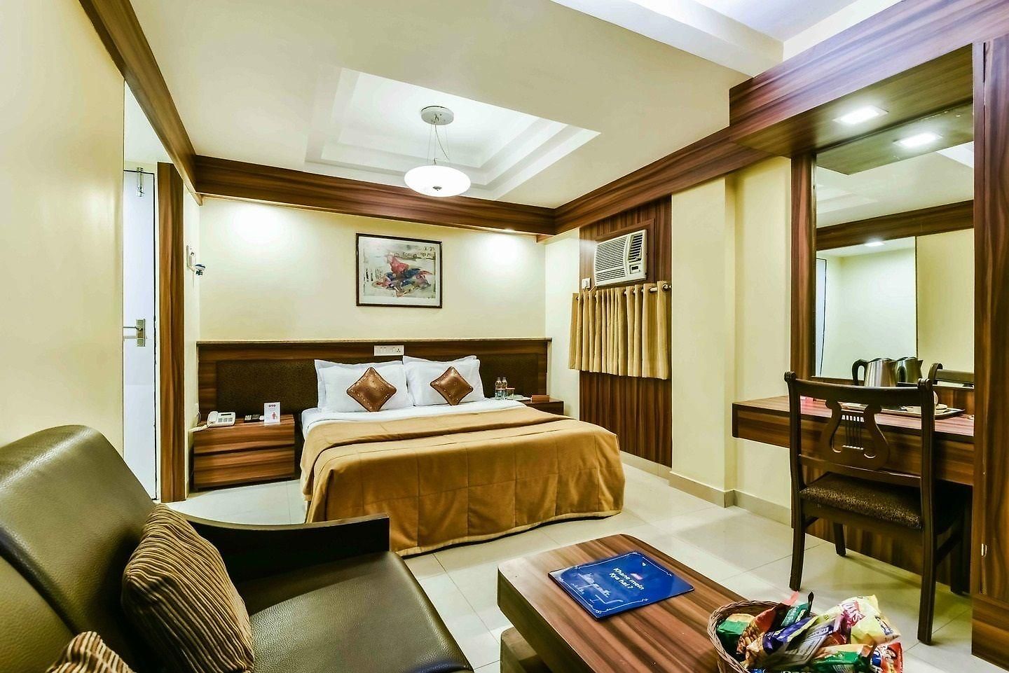 Metro Palace Bandra 3*