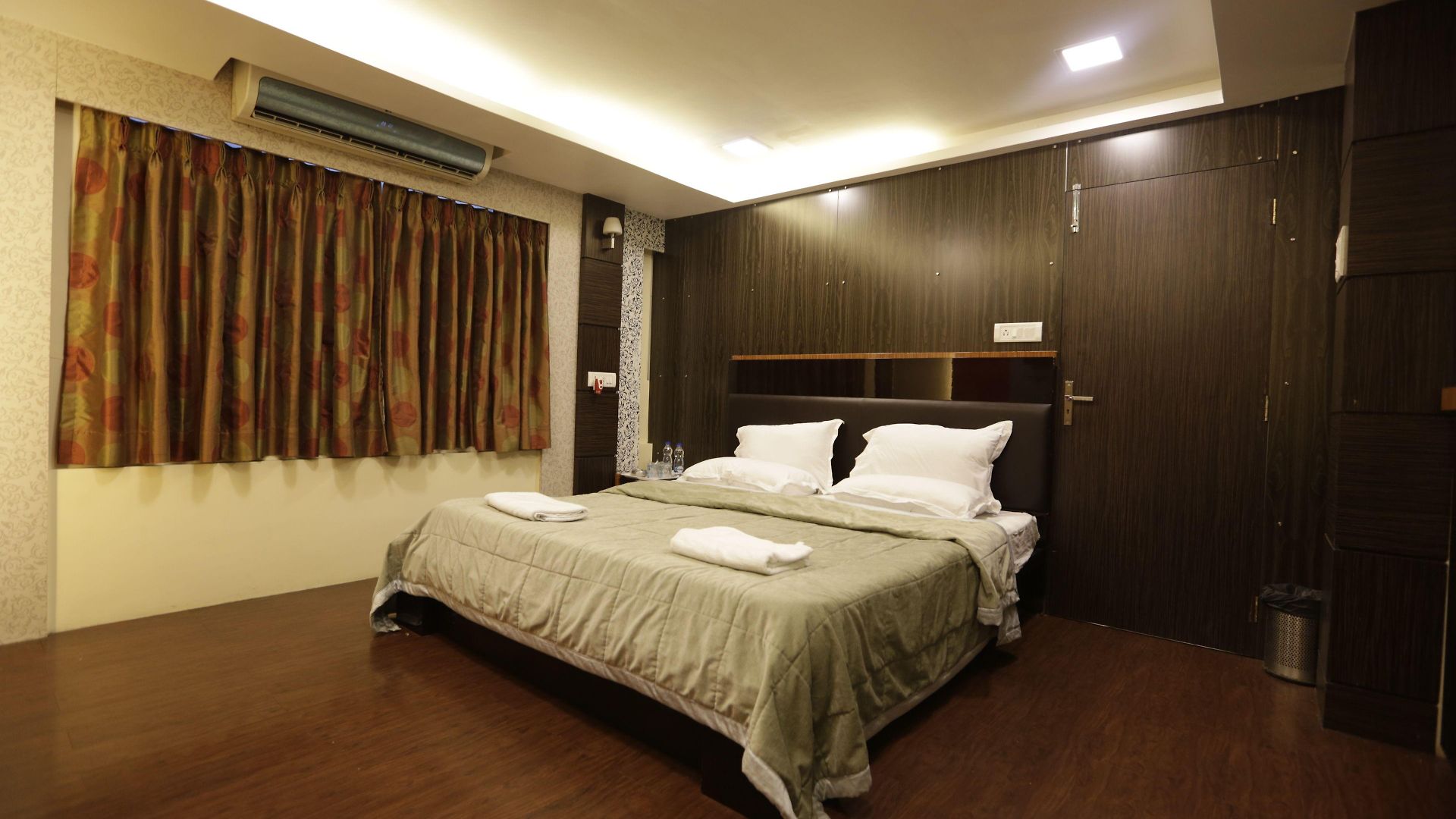 Hotel Metro Palace Bandra Mumbai