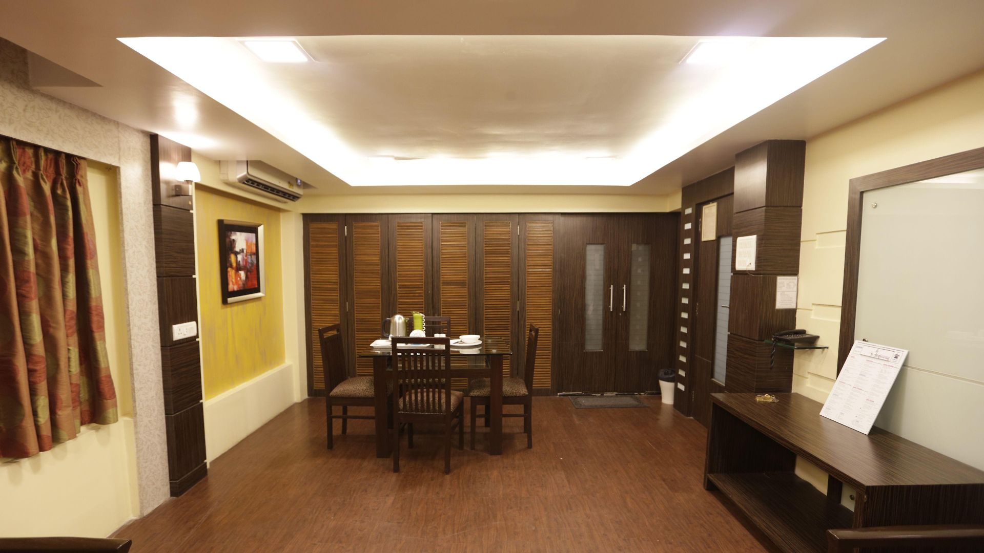 Metro Palace Bandra 3*